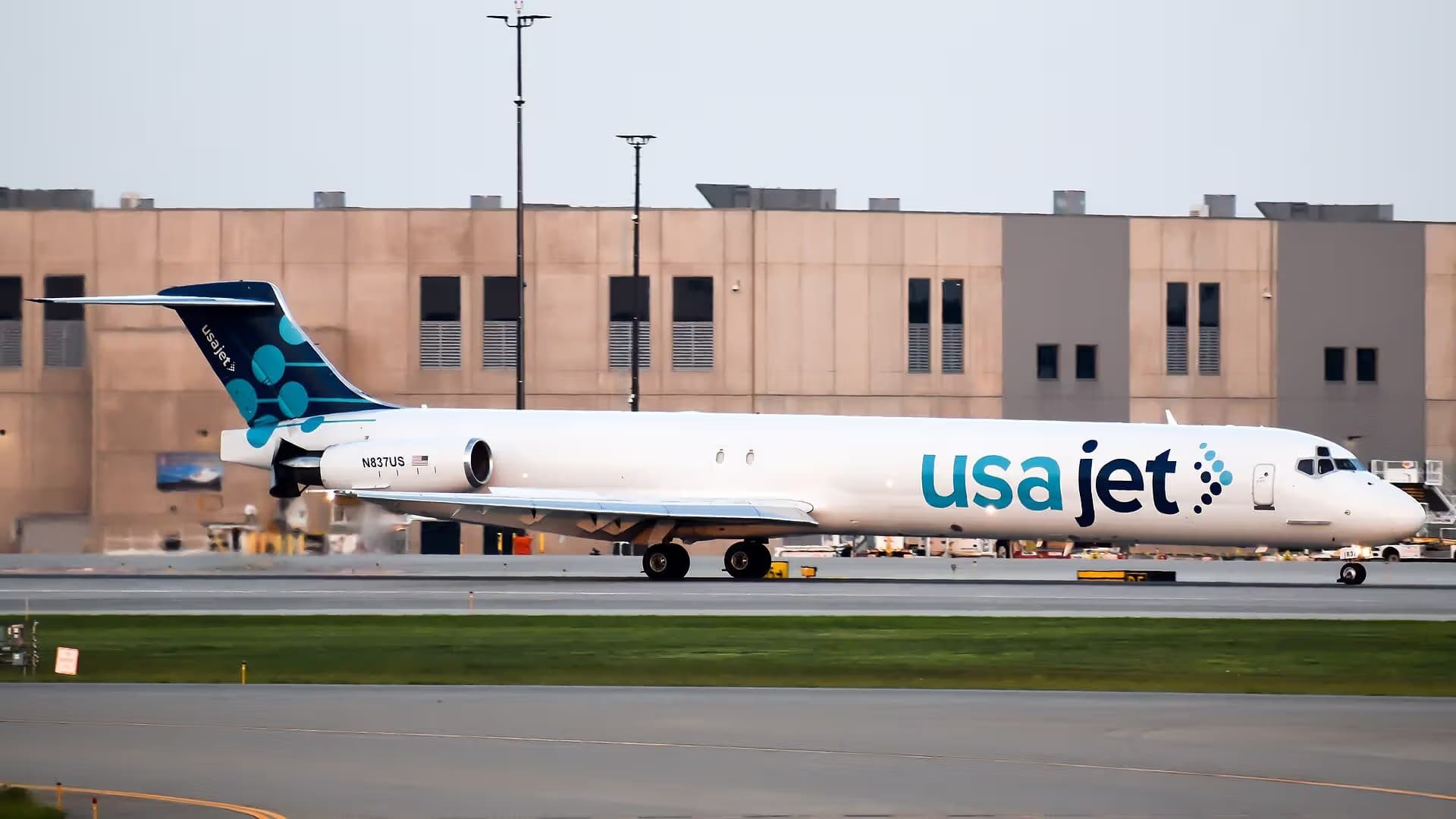 N837US — Douglas