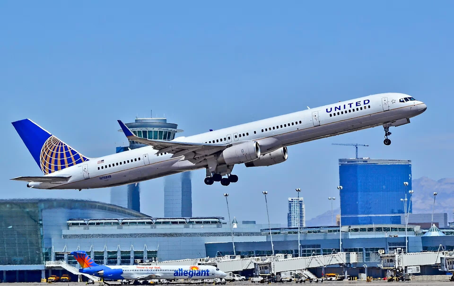 N75858 — Boeing