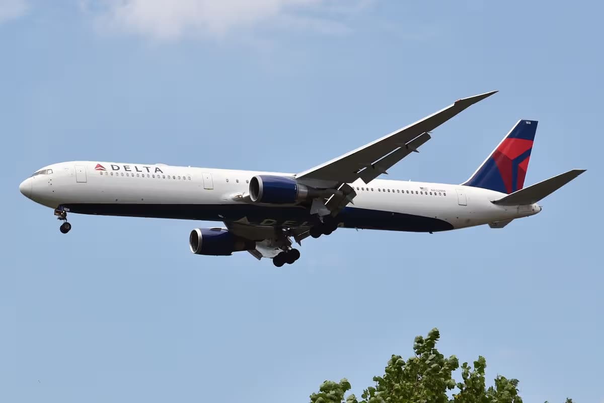 N832MH — Boeing