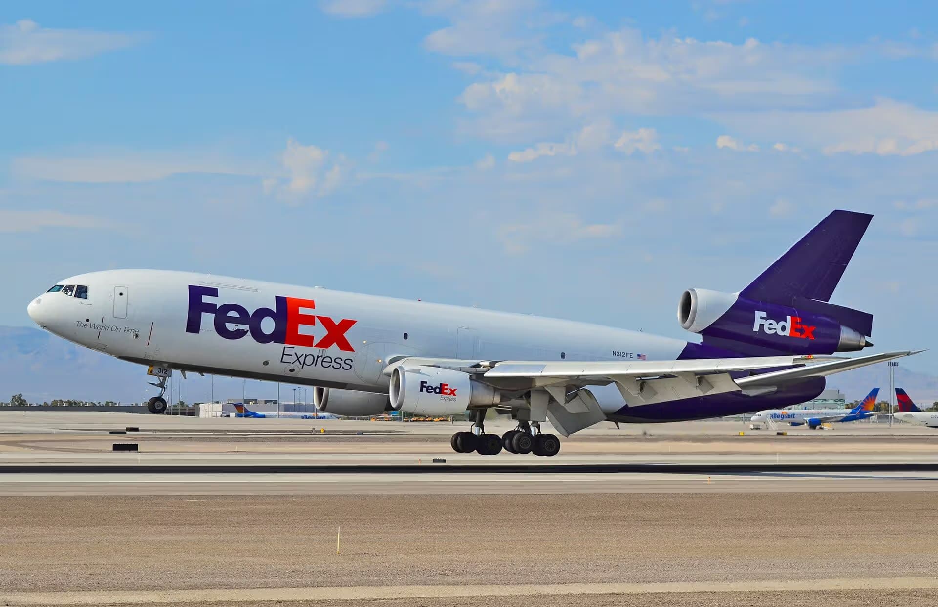 N312FE — Douglas