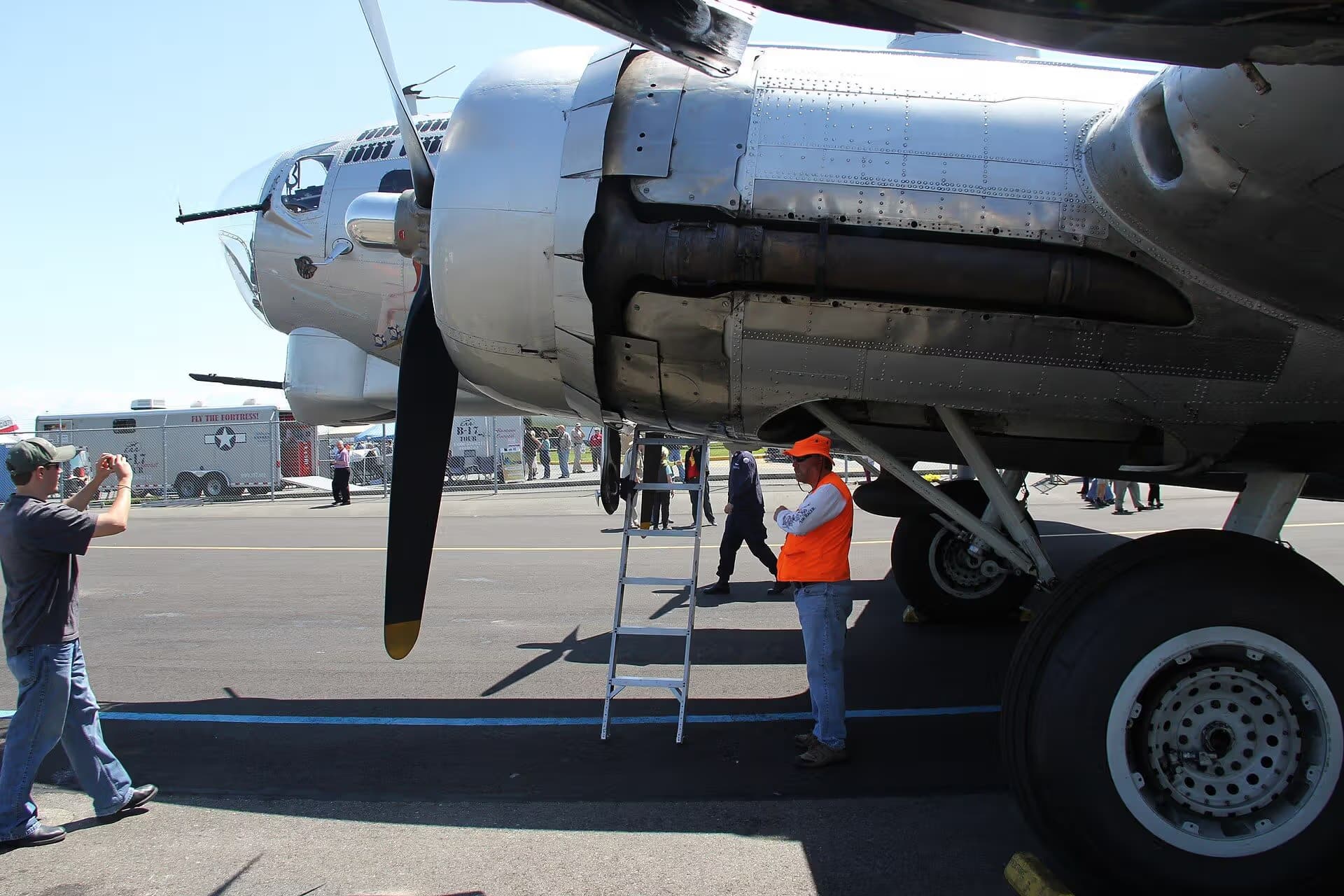 Unidentified — Warbird