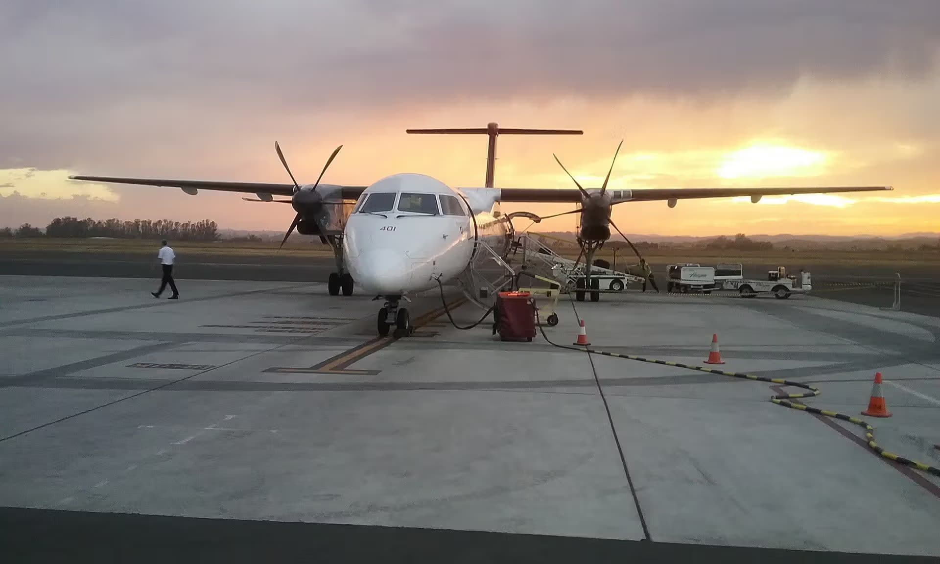 N401QX — Aircraft