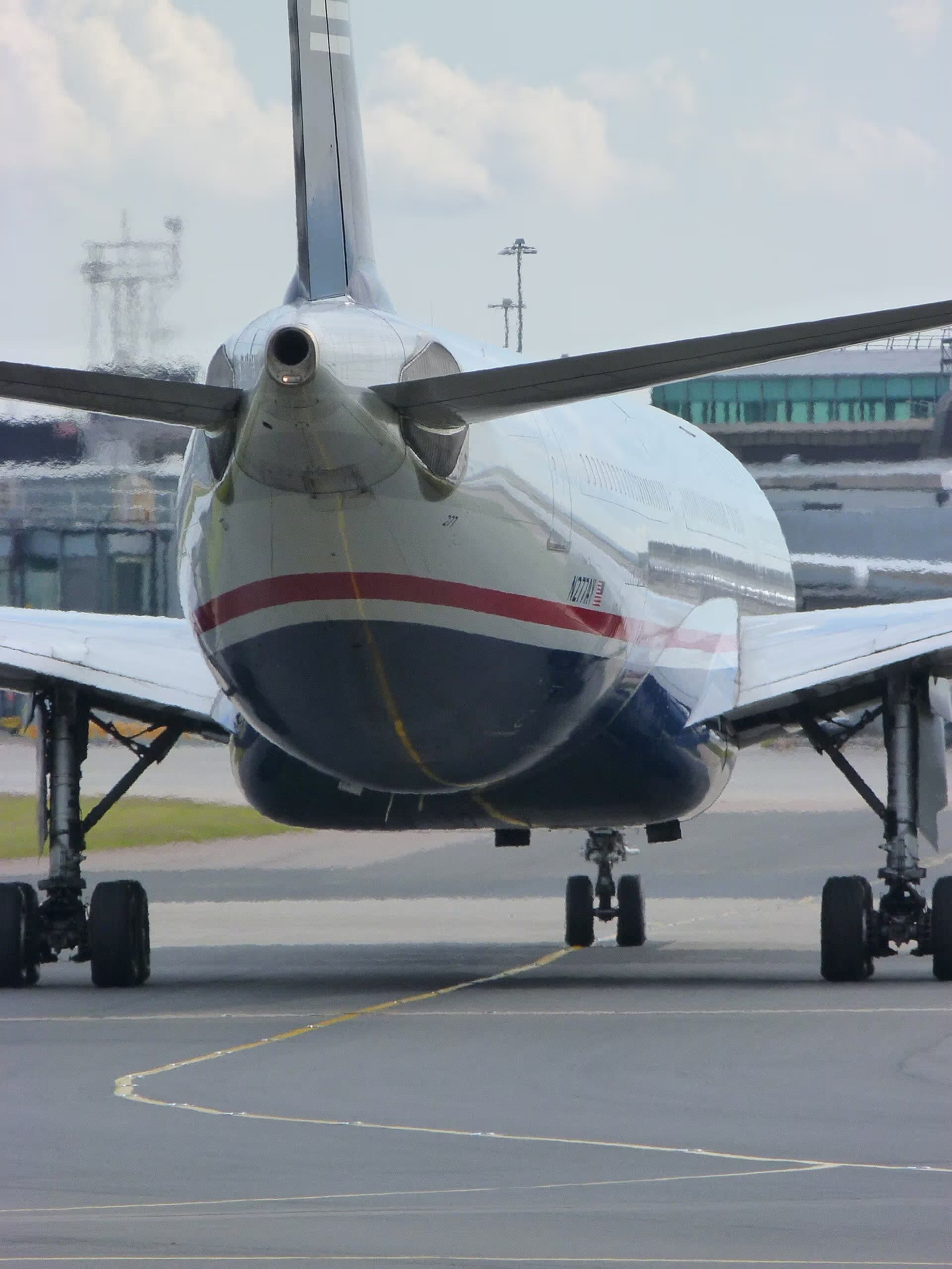 N277AY — Twin-engine aircraft