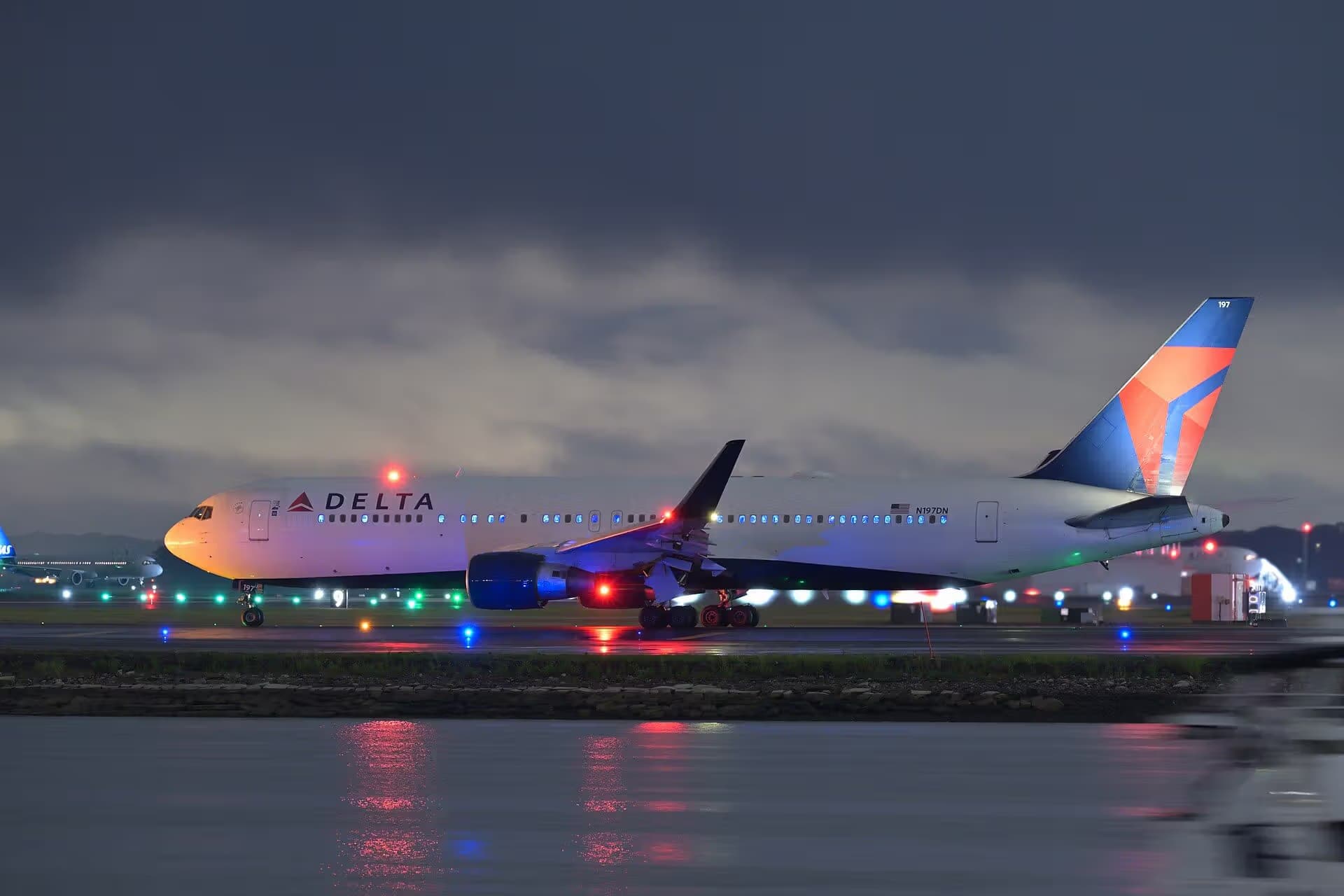 N197DN — Twin-engine aircraft
