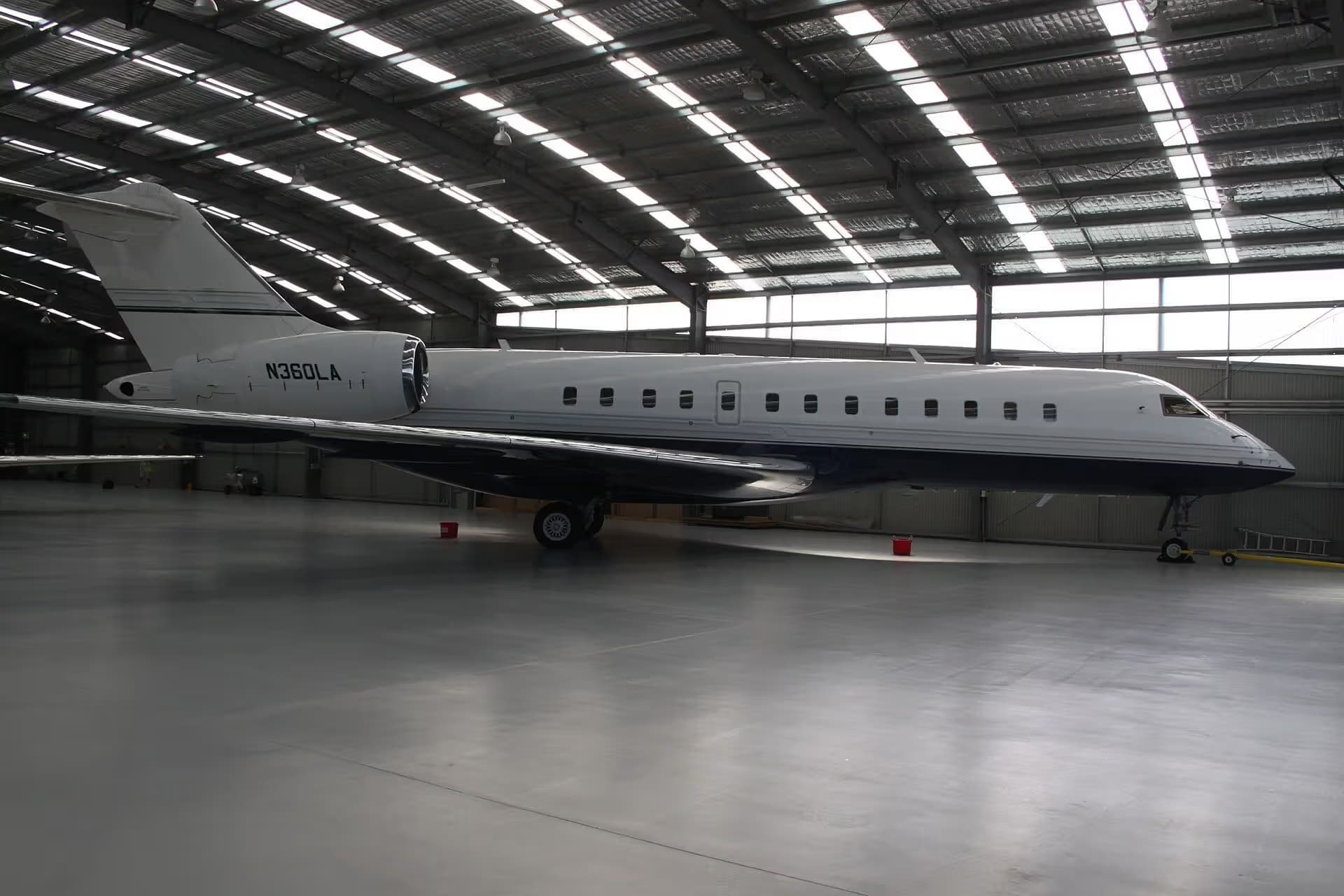 N360LA — Business jet