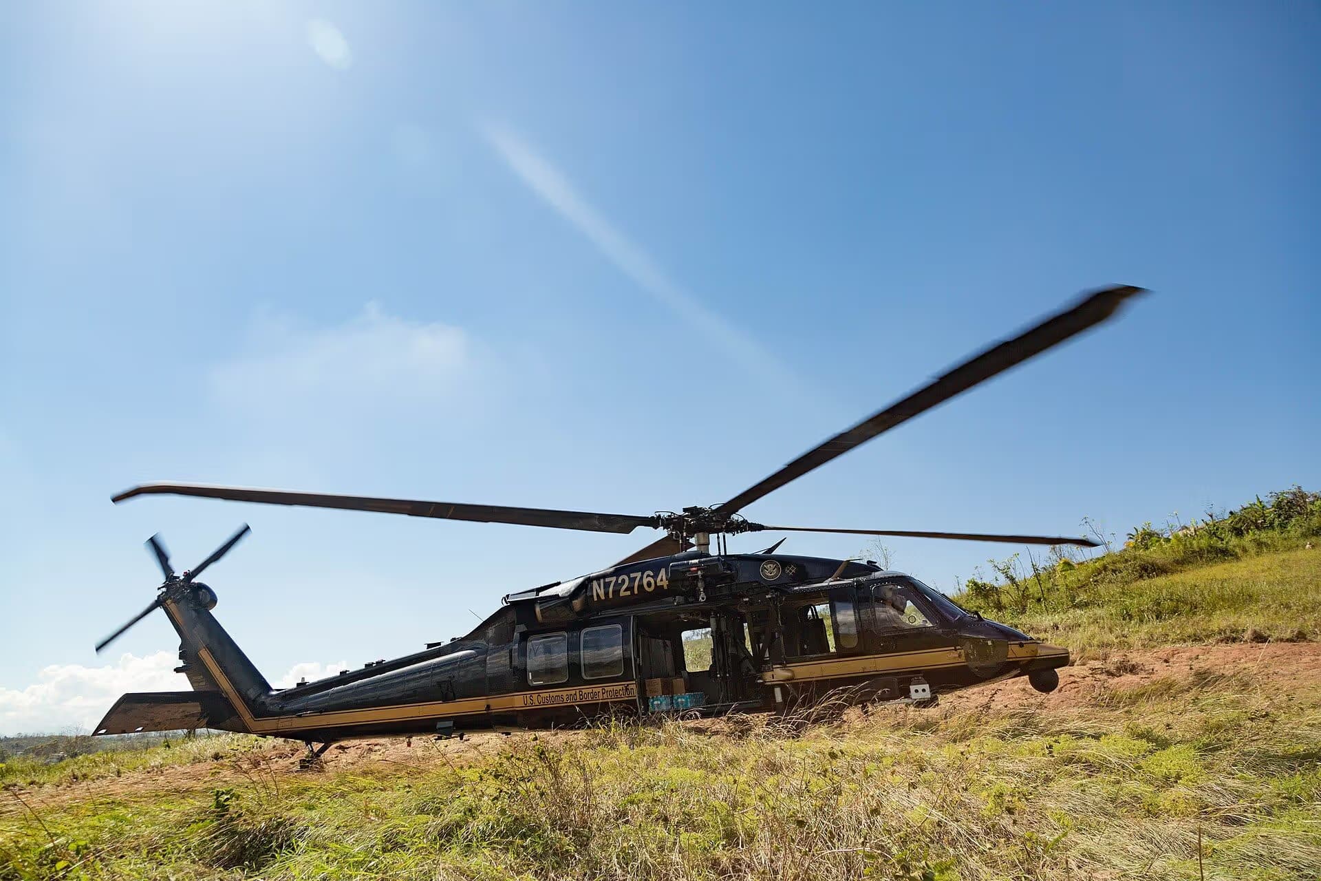 N72764 — Helicopter