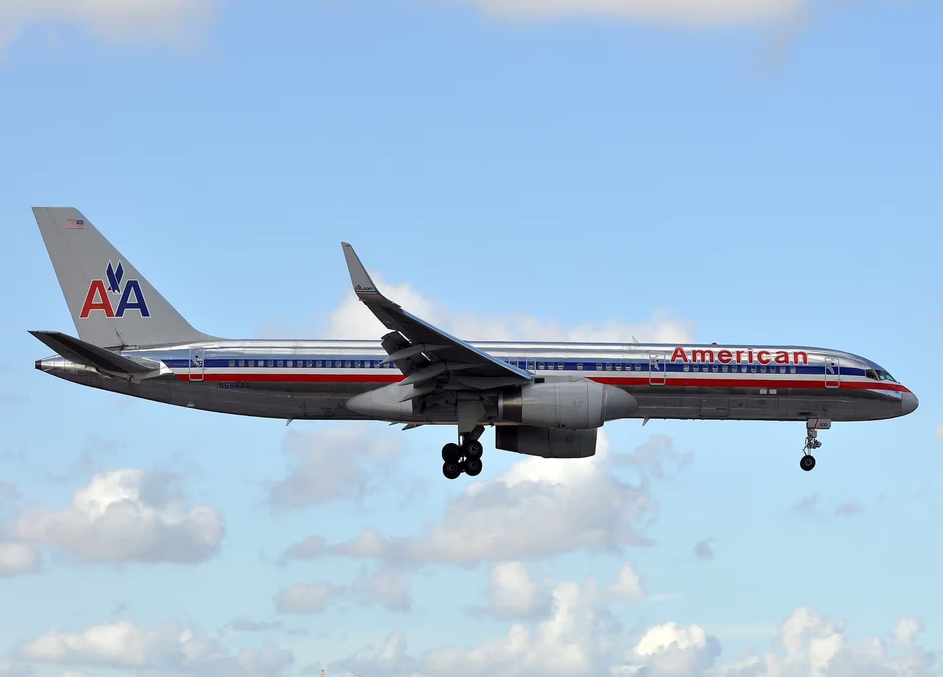 N686AA — Boeing