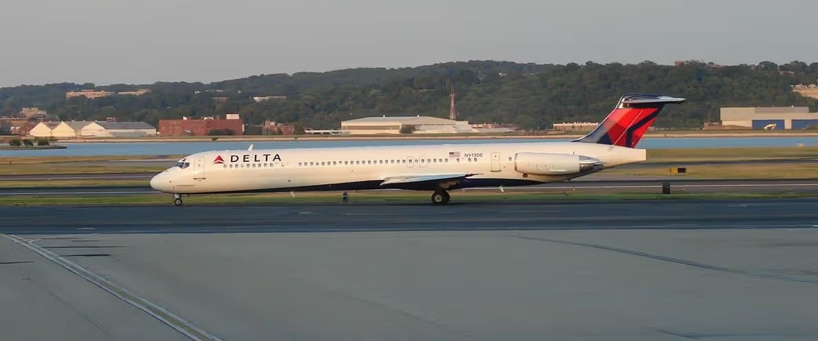 N913DE — Boeing