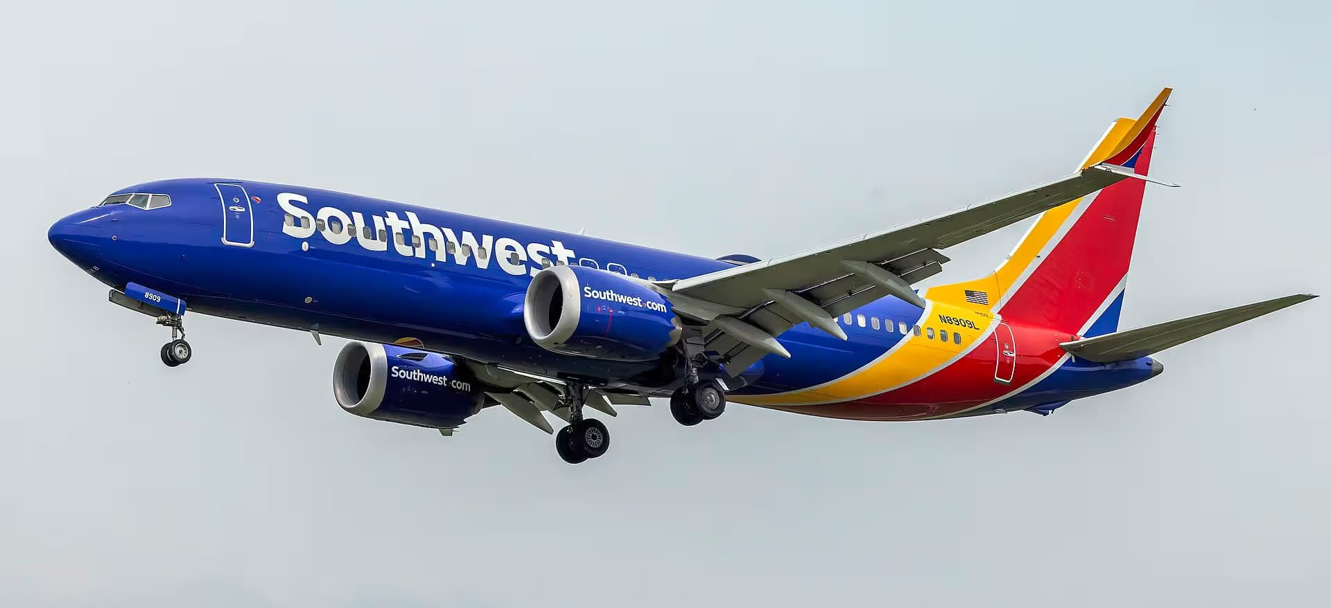 N8909L — Boeing