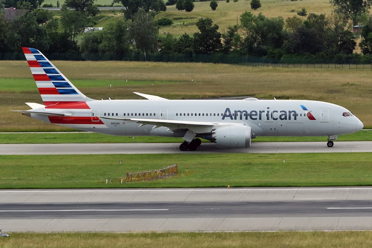 N881BK — Twin-engine aircraft
