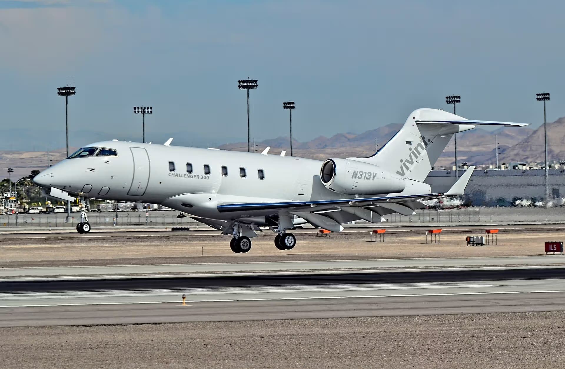 N313V — Bombardier