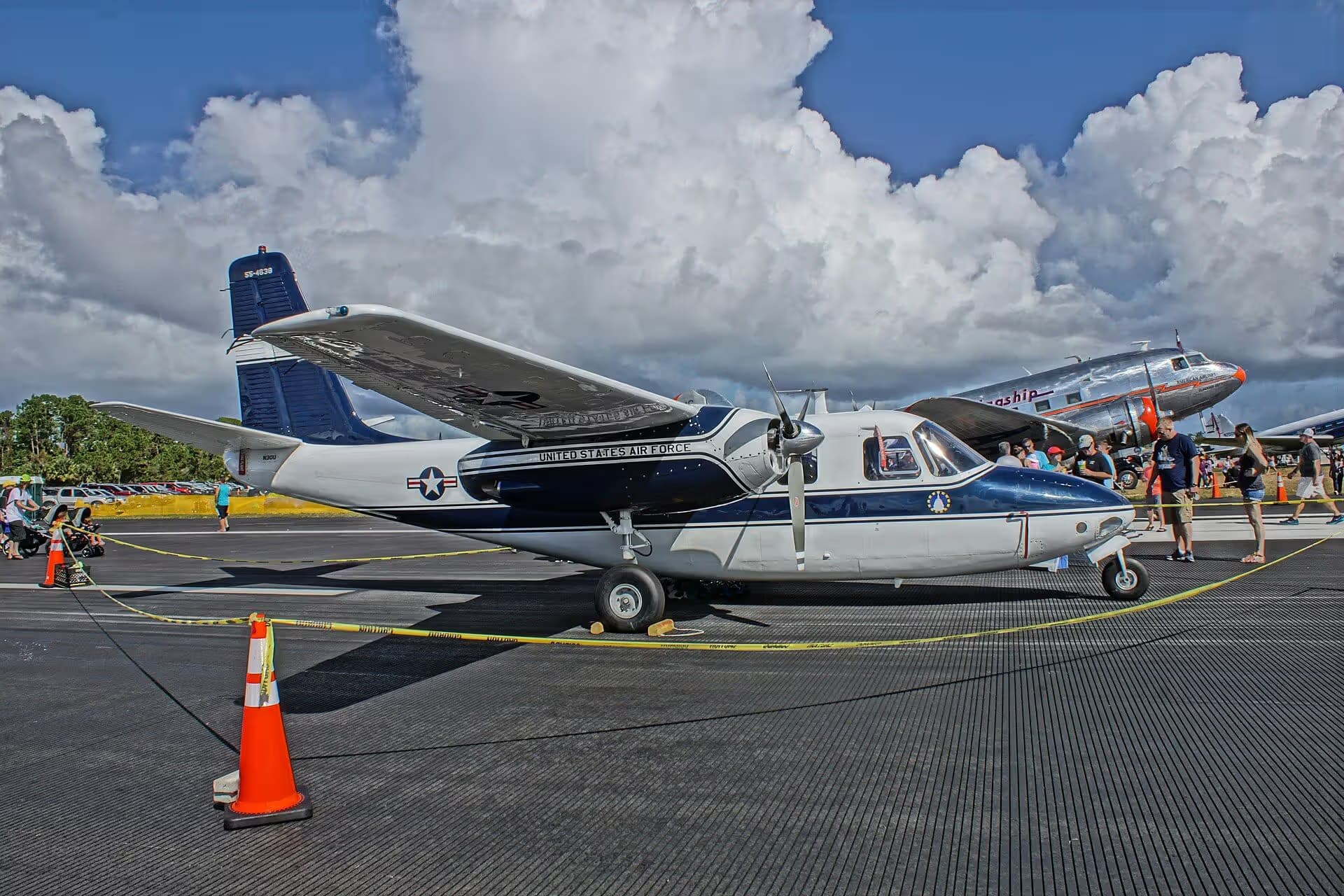 N30U — Twin-engine aircraft