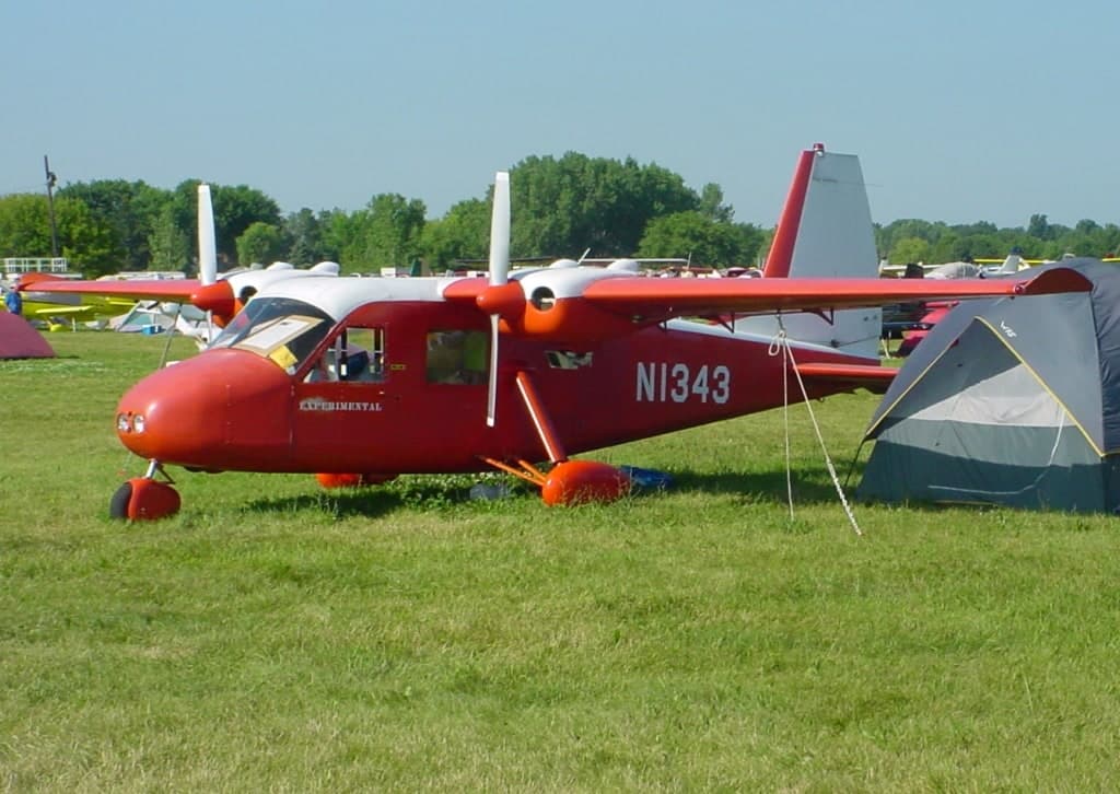 N1343 — Twin-engine aircraft