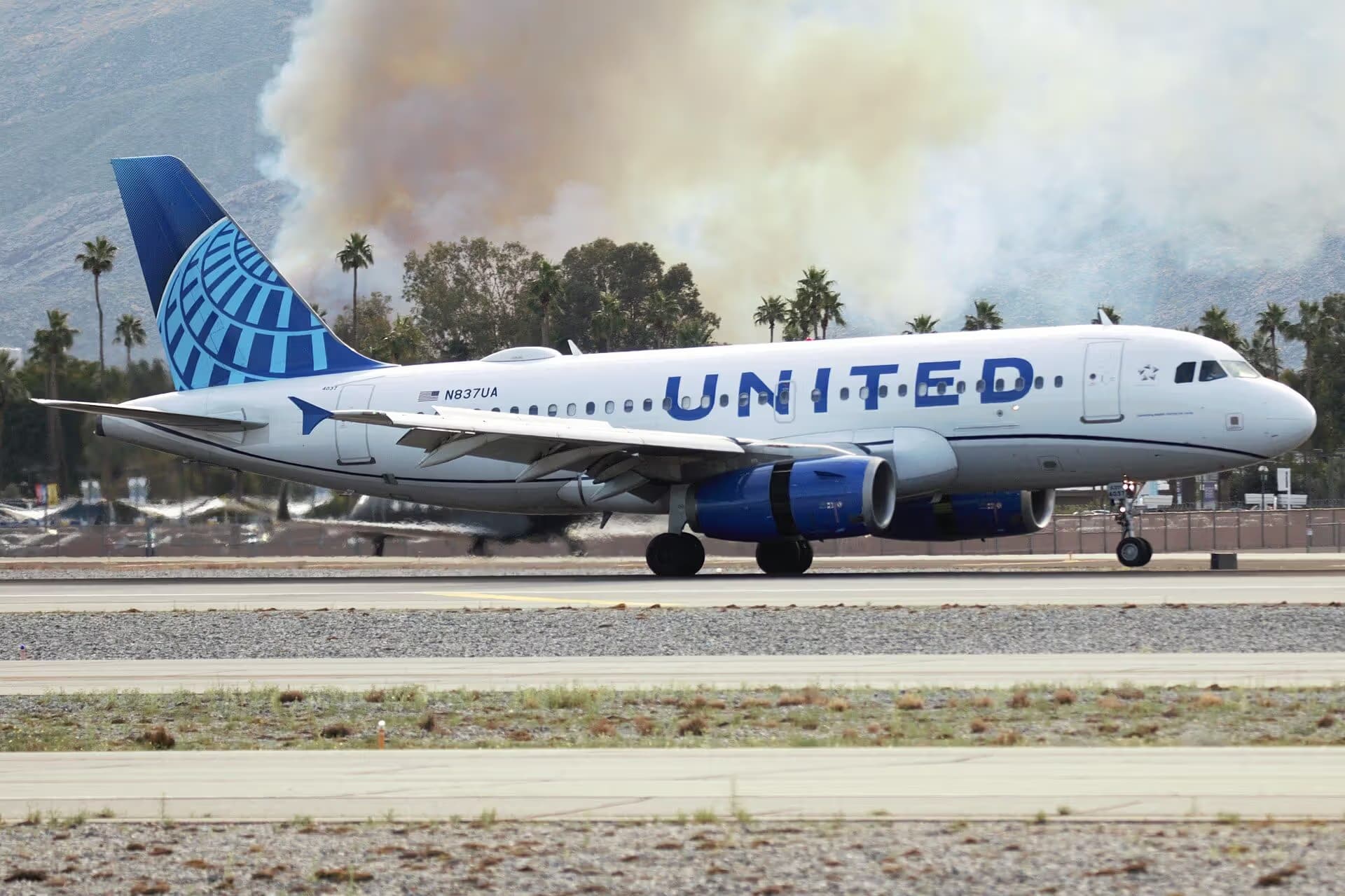 N837UA — Airbus
