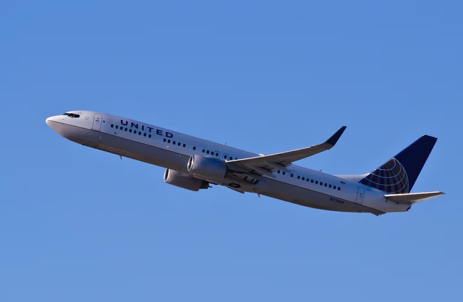 N77430 — Boeing