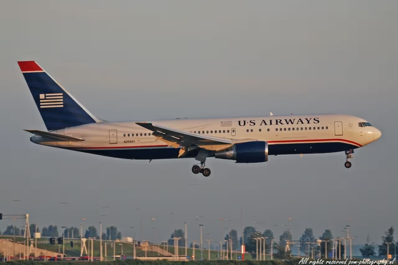 N256AY — Twin-engine aircraft