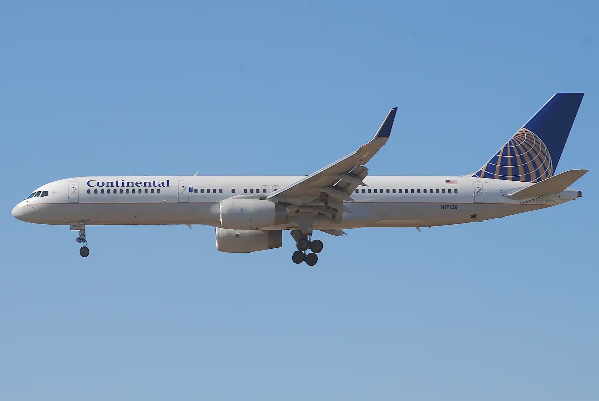 N17139 — Twin-engine aircraft