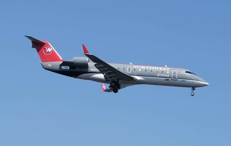 N8604C — Twin-engine aircraft