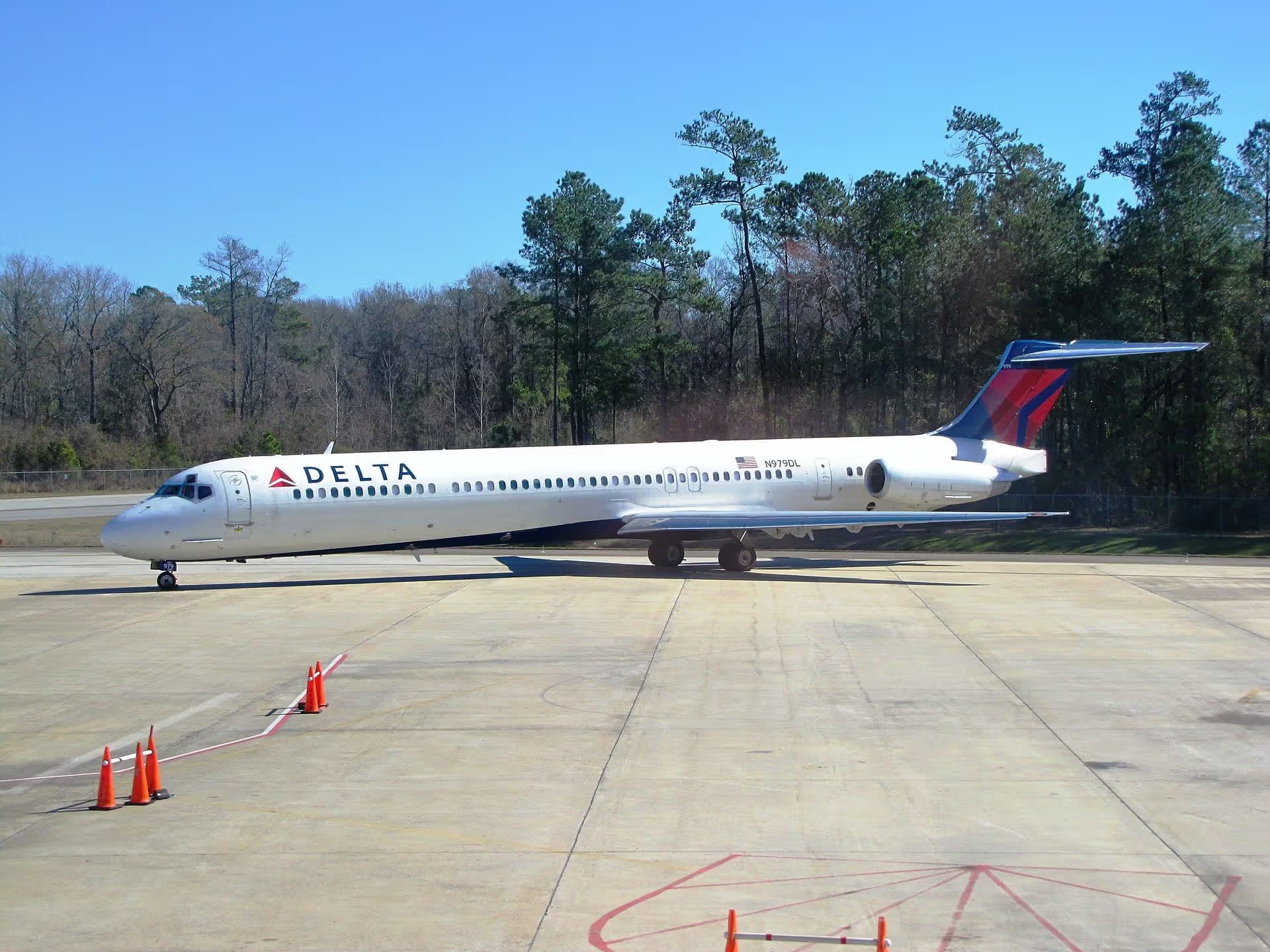 N979DL — Aircraft