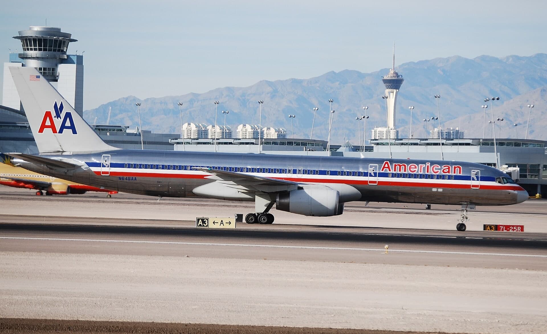 N649AA — Twin-engine aircraft