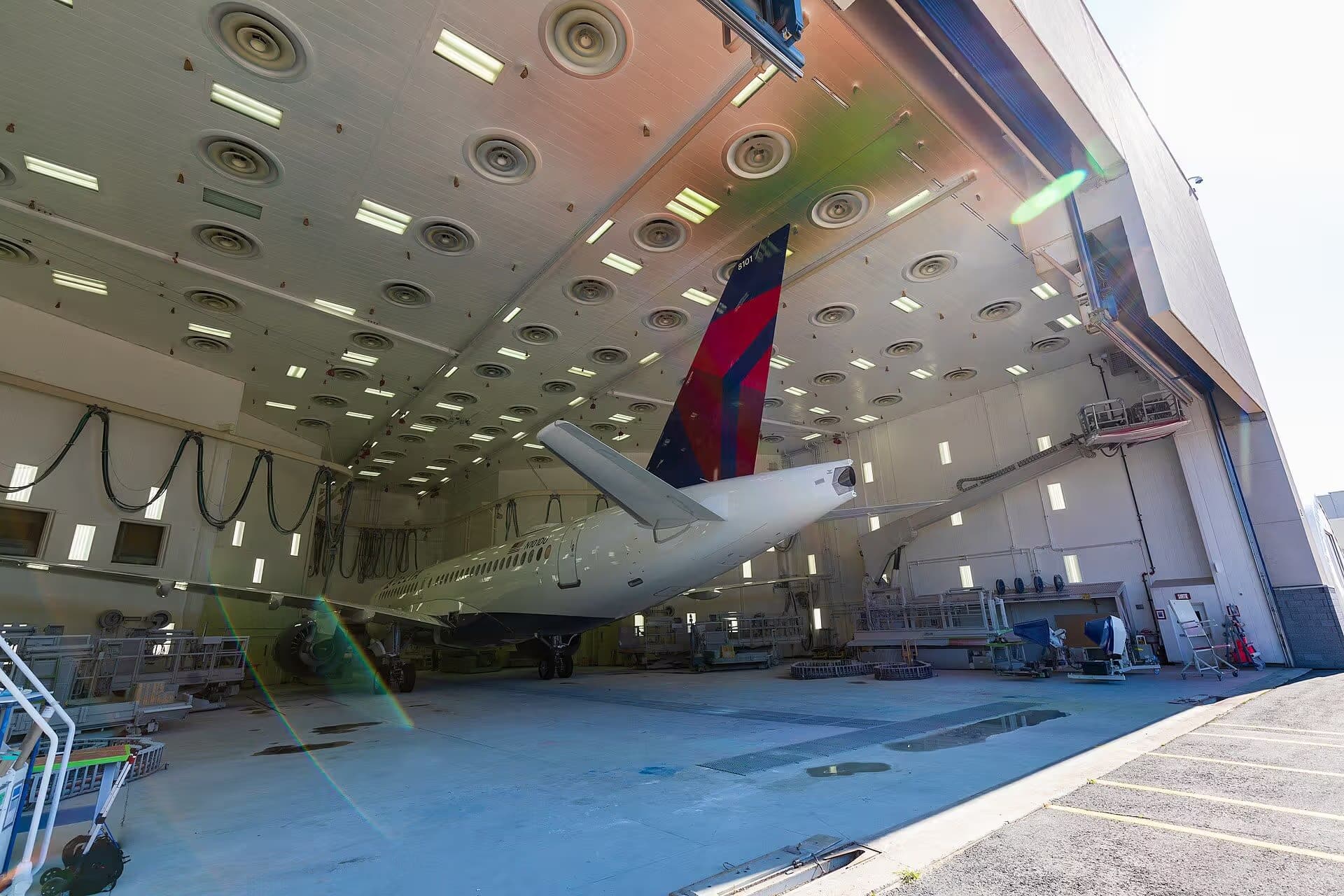 N101DU — Twin-engine aircraft
