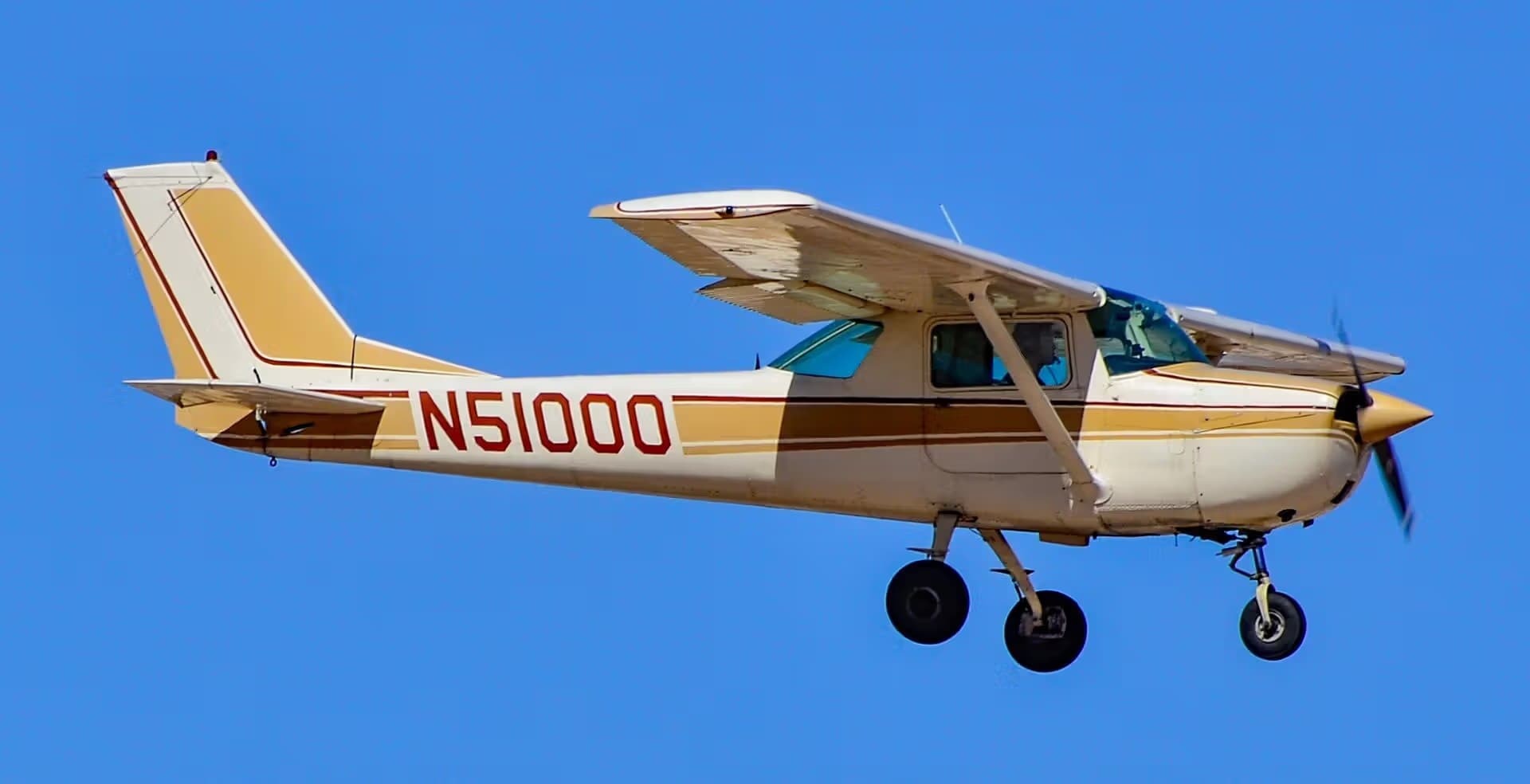 N51000 — Single-engine aircraft at North Las Vegas Airport