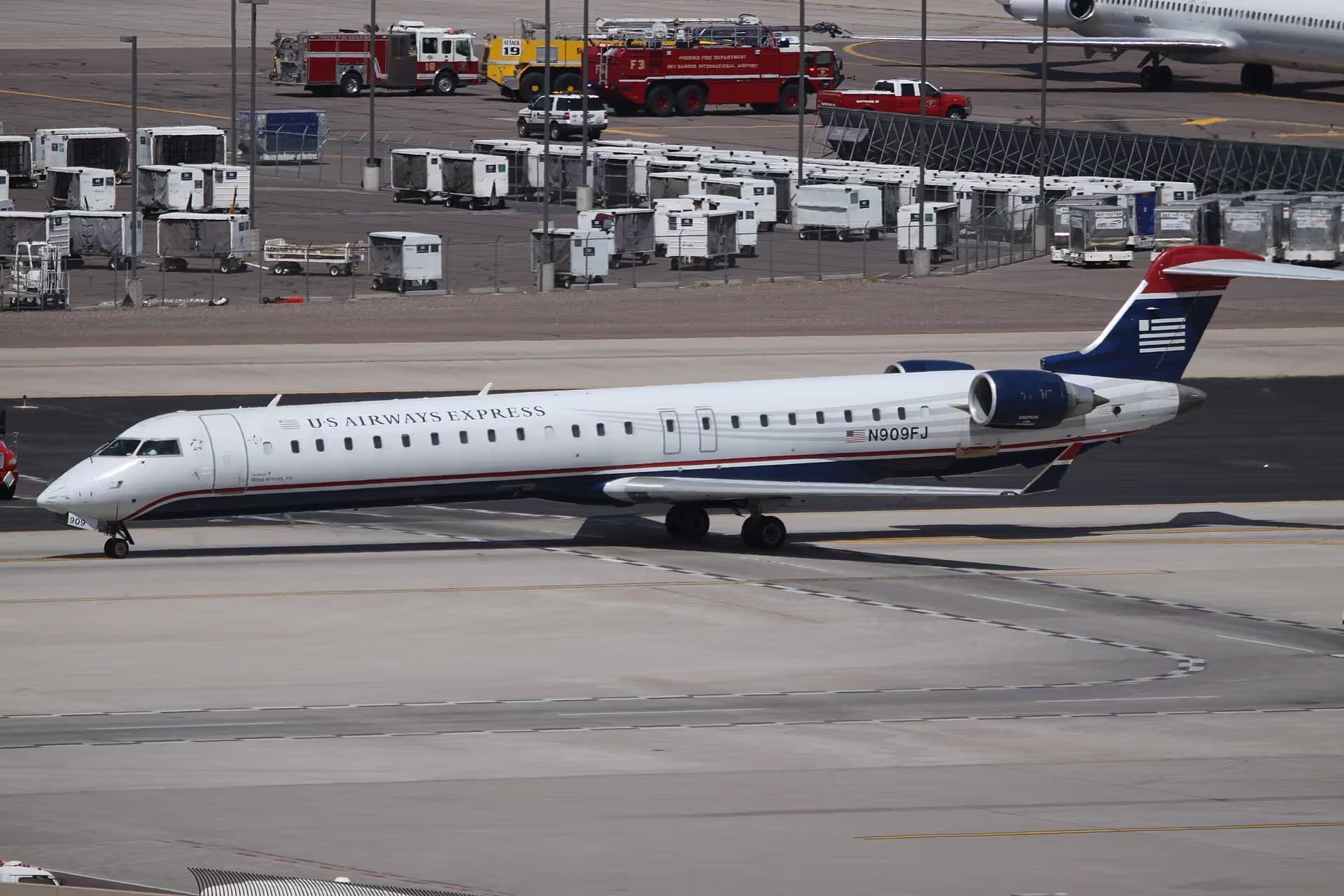 N909FJ — Twin-engine aircraft
