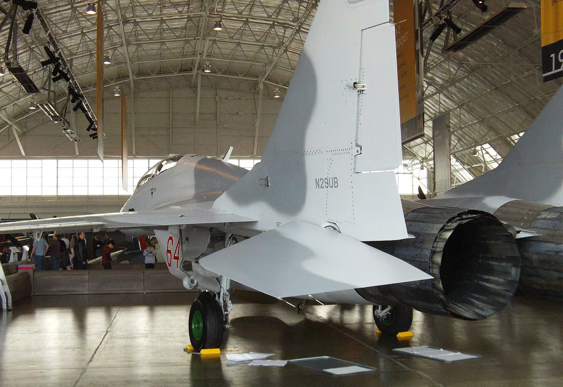 N29UB — Twin-engine aircraft