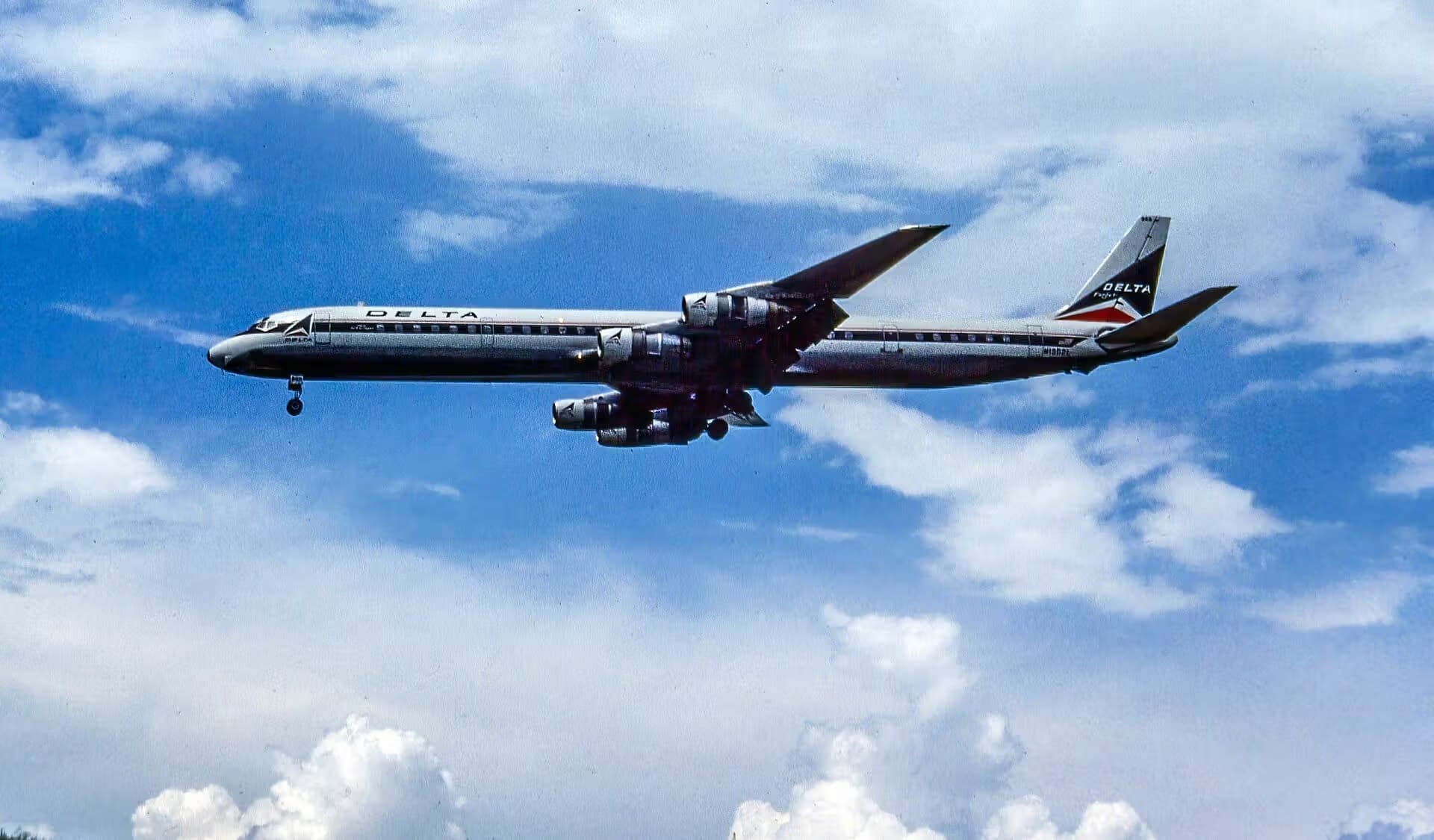 N136DL — Aircraft