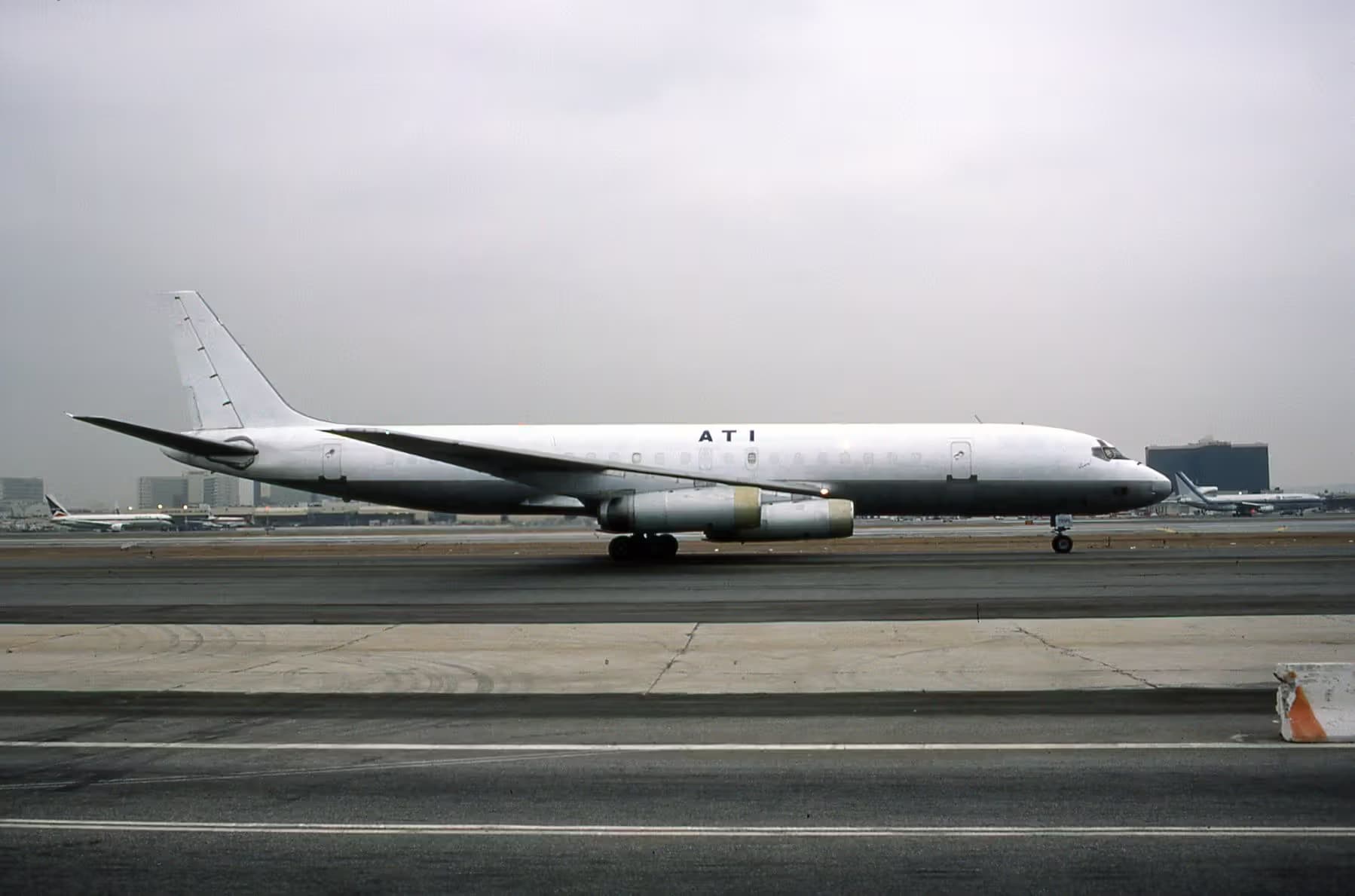 N735PL — Twin-engine aircraft