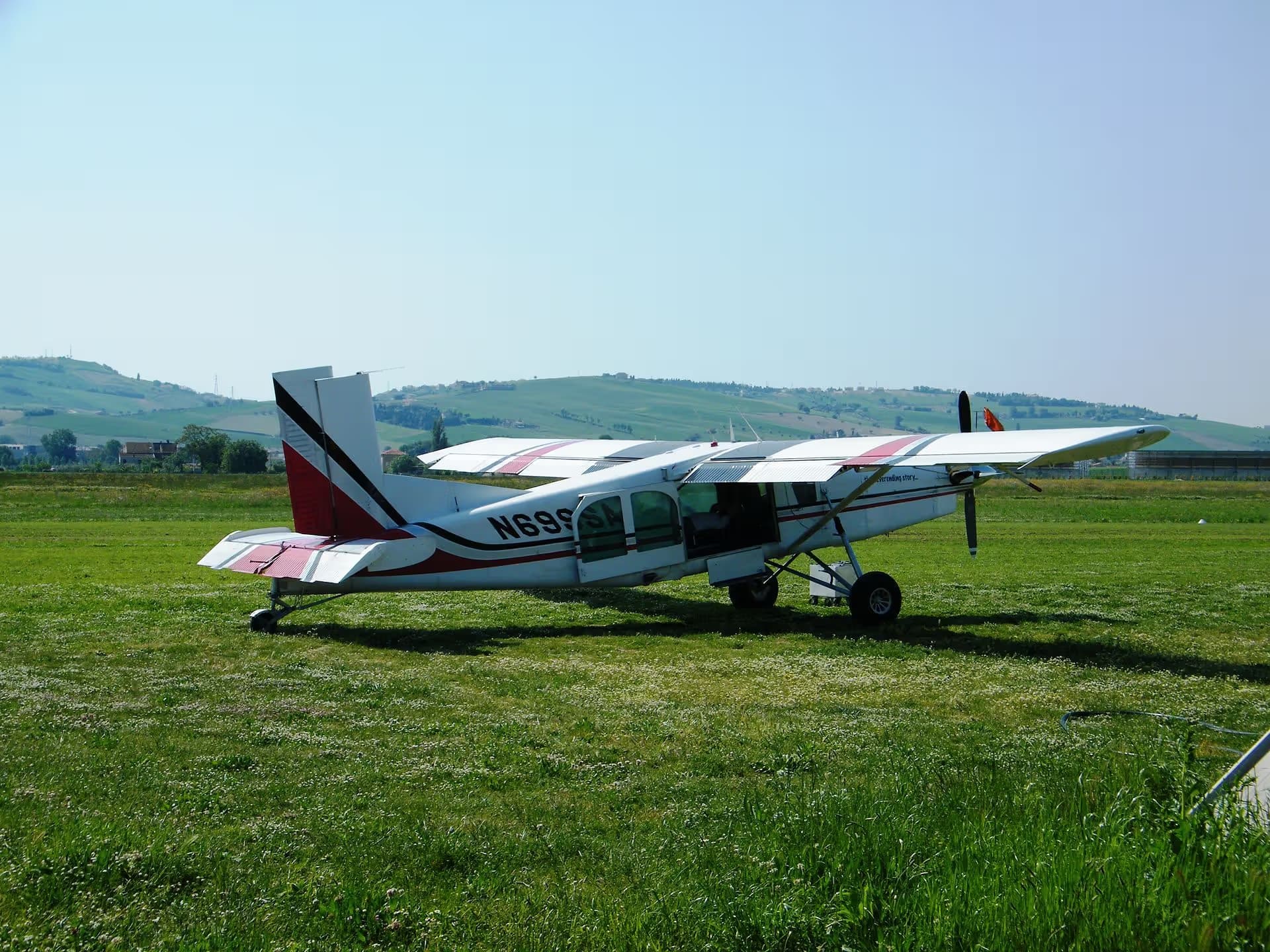 N699SA — Pilatus