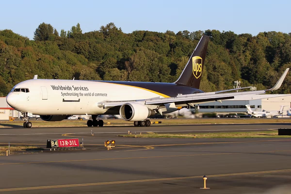 N325UP — Boeing