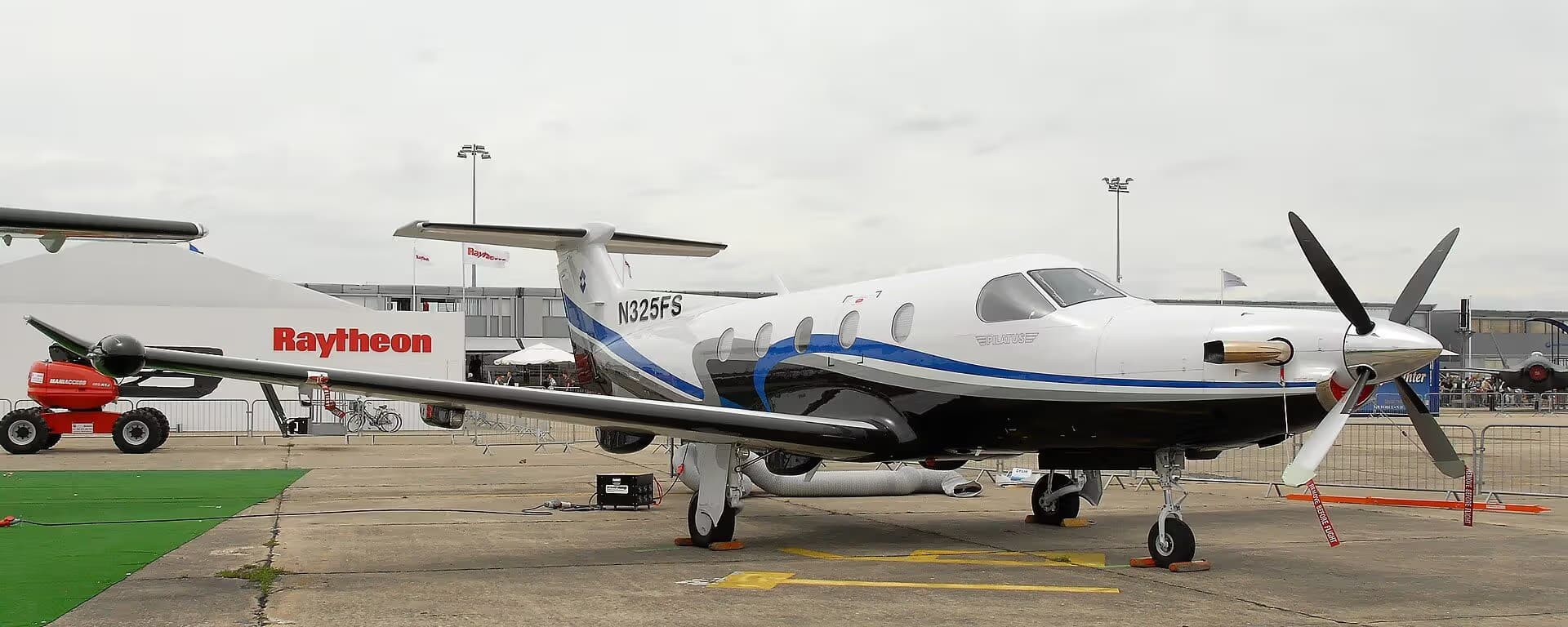 N325FS — Pilatus