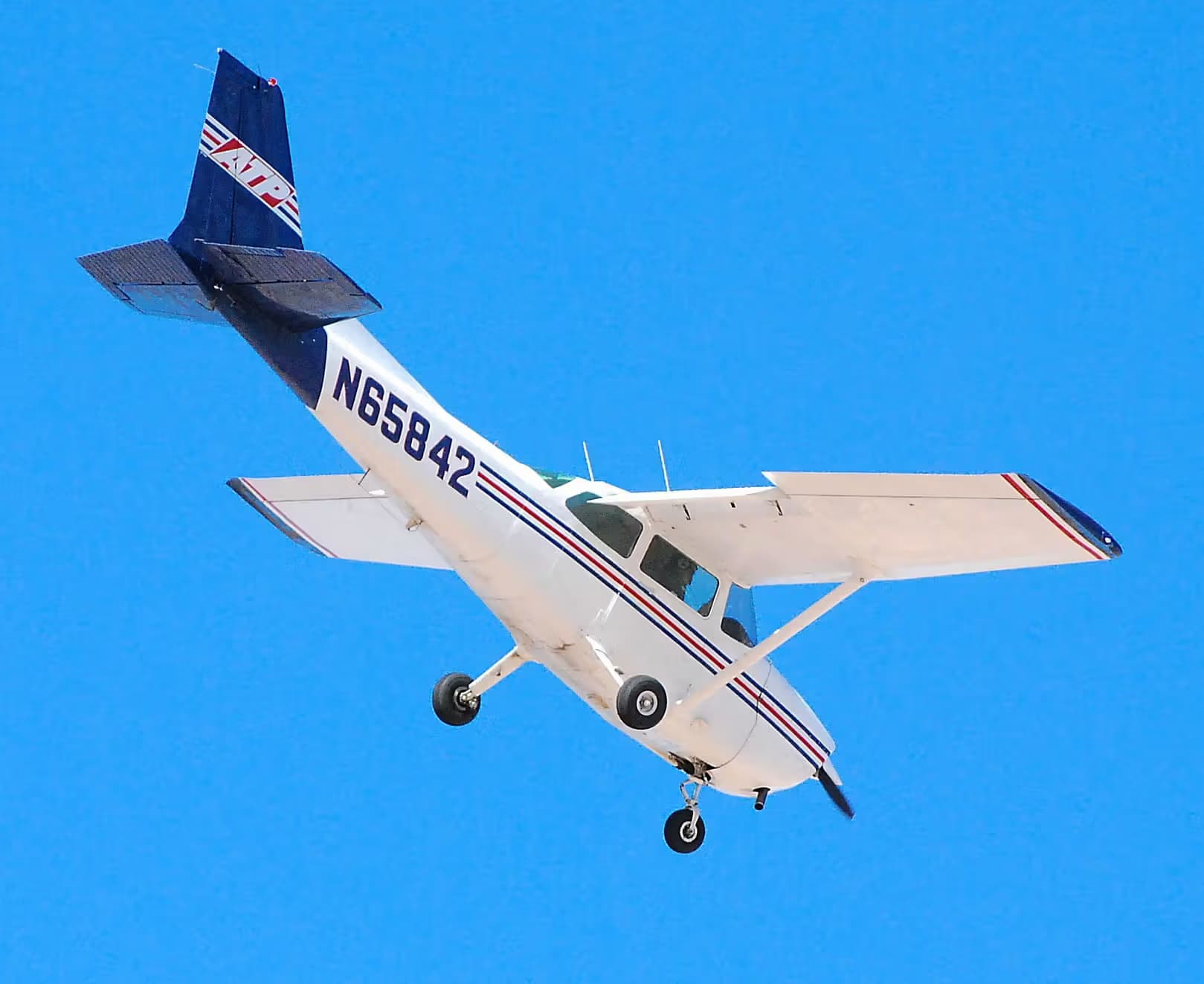 N65842 — Single-engine aircraft