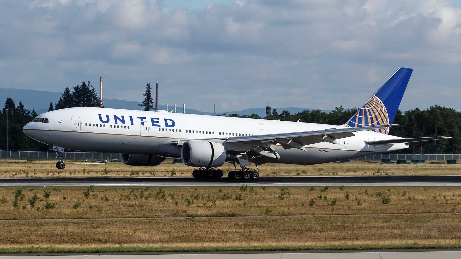 N223UA — Boeing