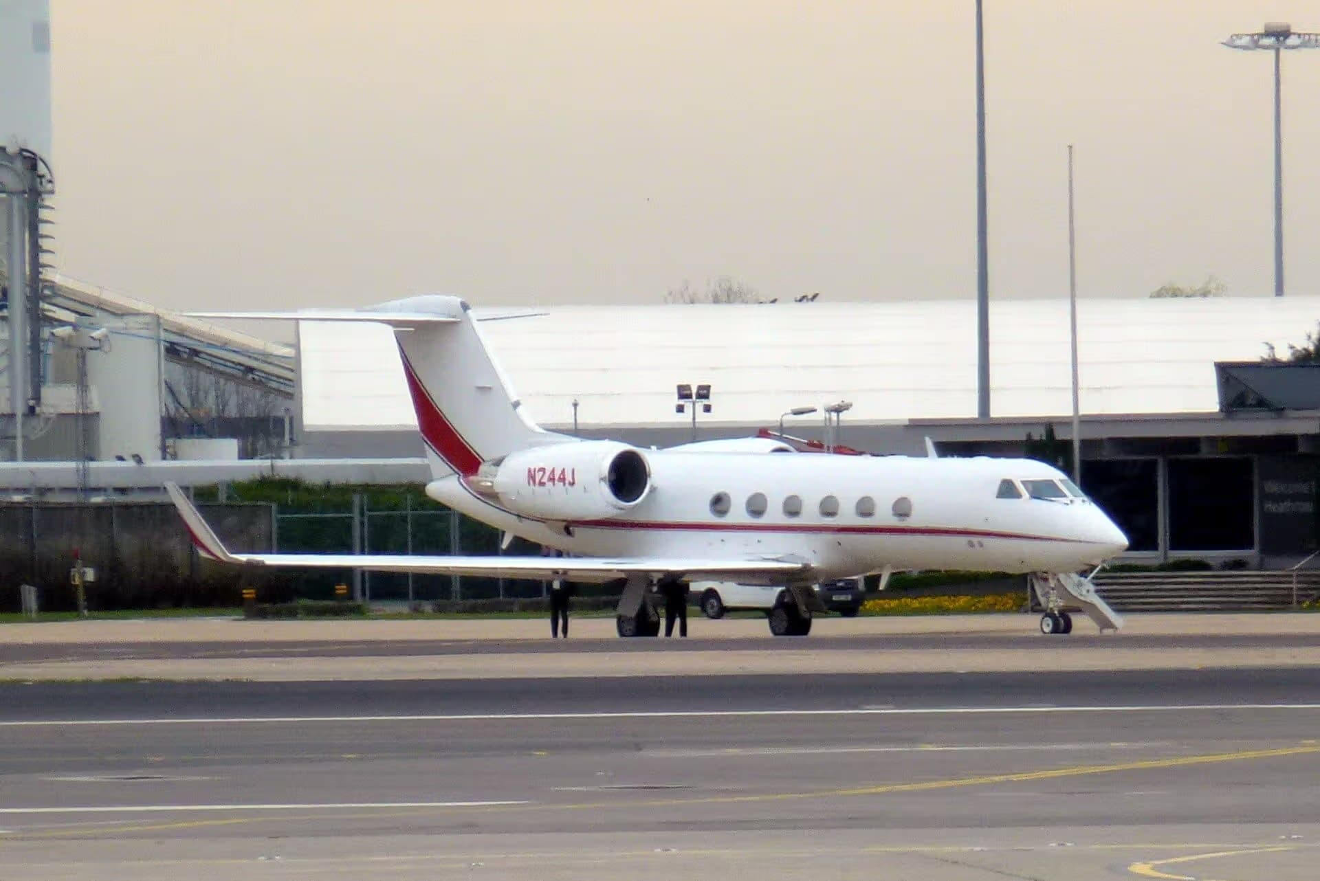 N244J — Business jet