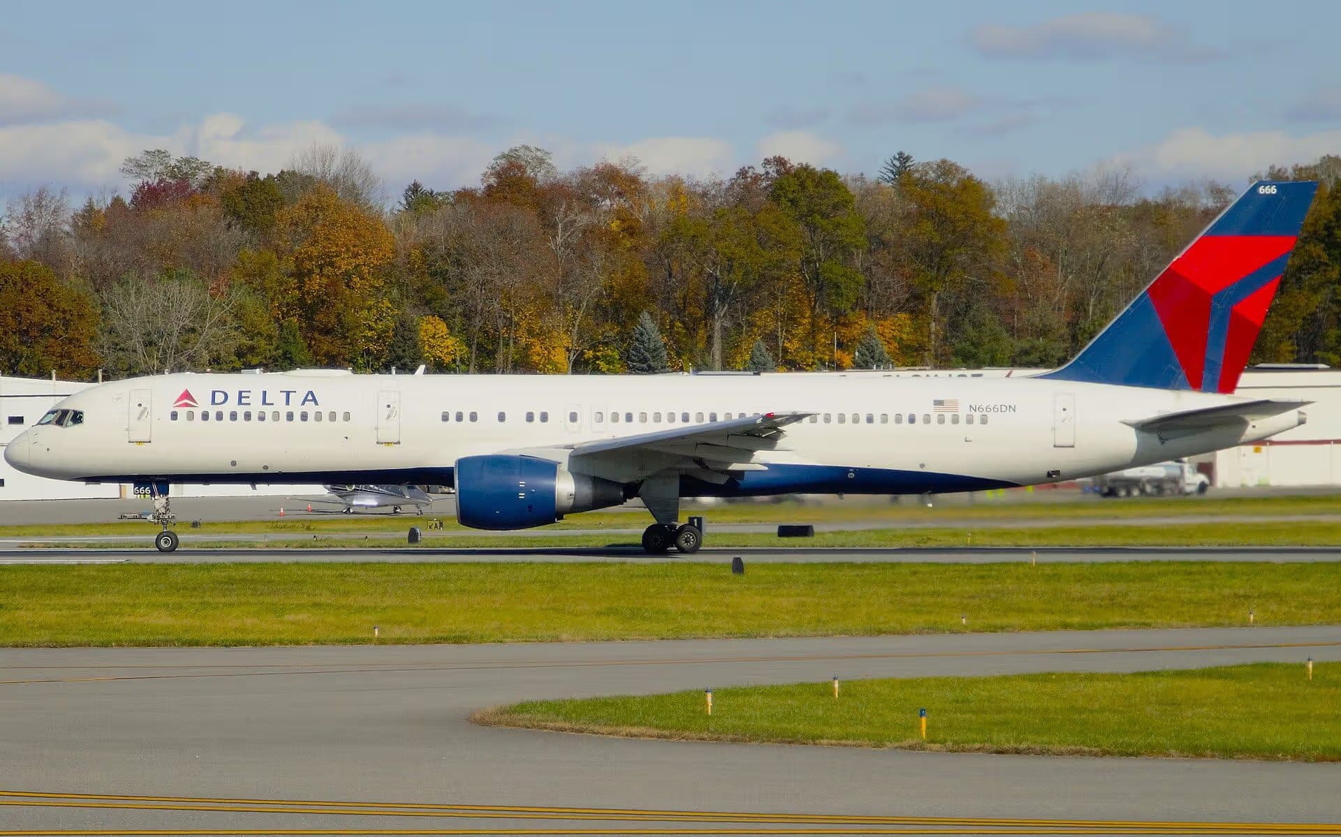 N666DN — Twin-engine aircraft