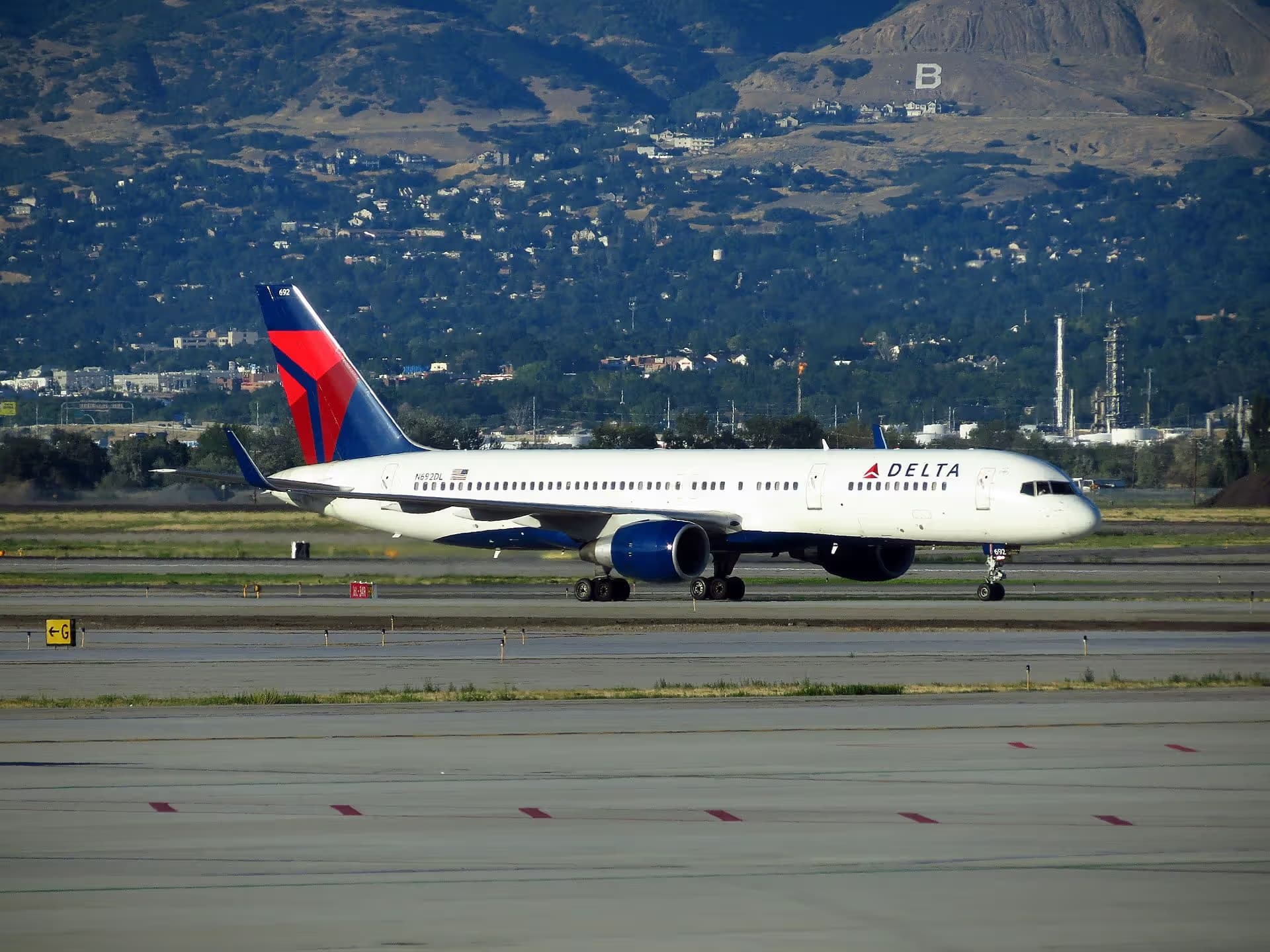 N692DL — Boeing