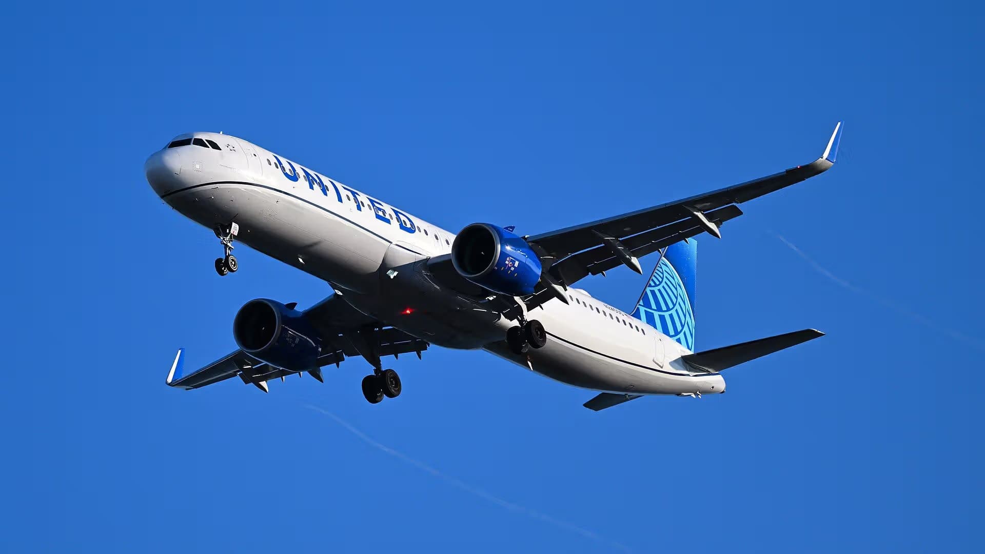 N24505 — Twin-engine aircraft