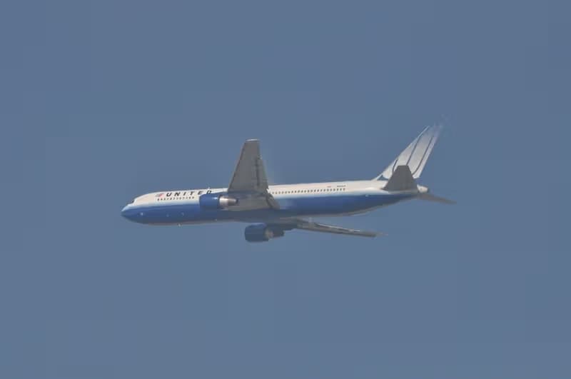 N661UA — Boeing