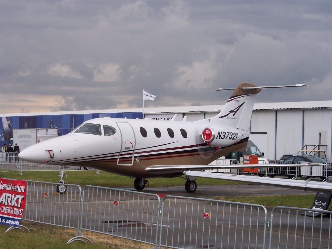 N3732Y — Business jet