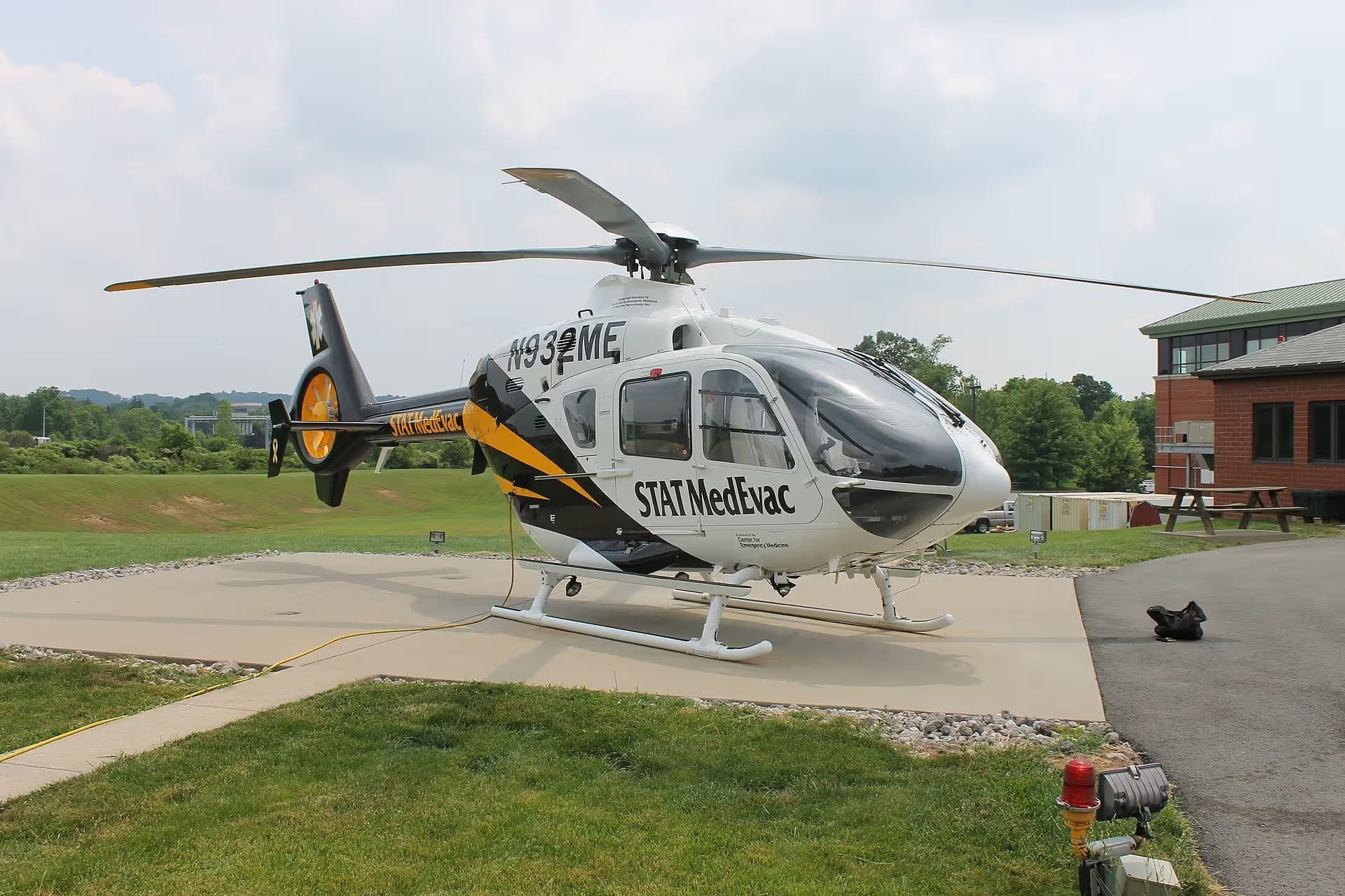 N932ME — Airbus