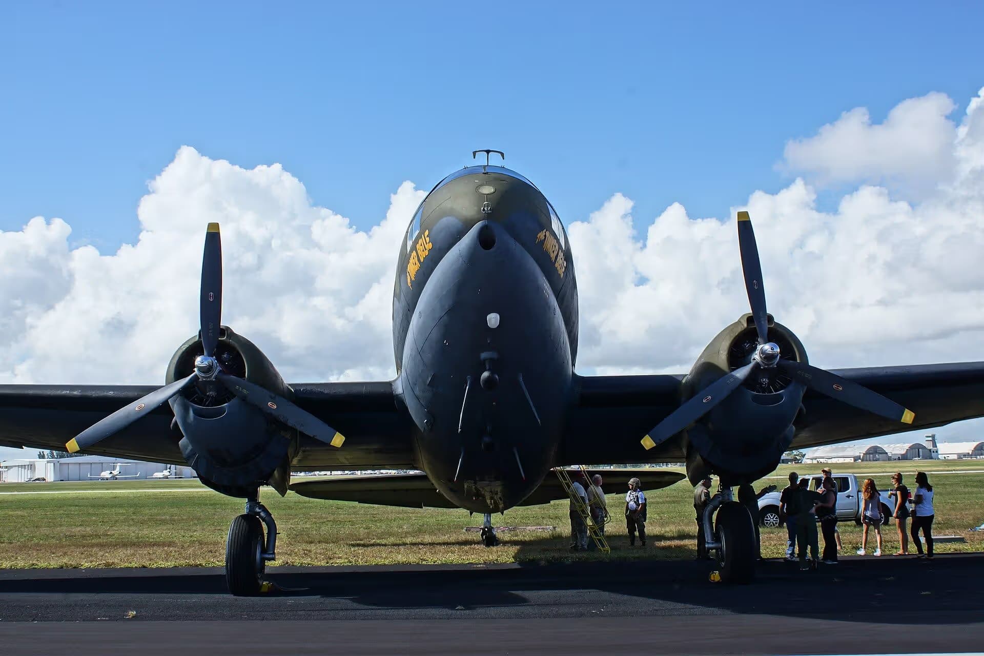 Unidentified — Twin-engine aircraft