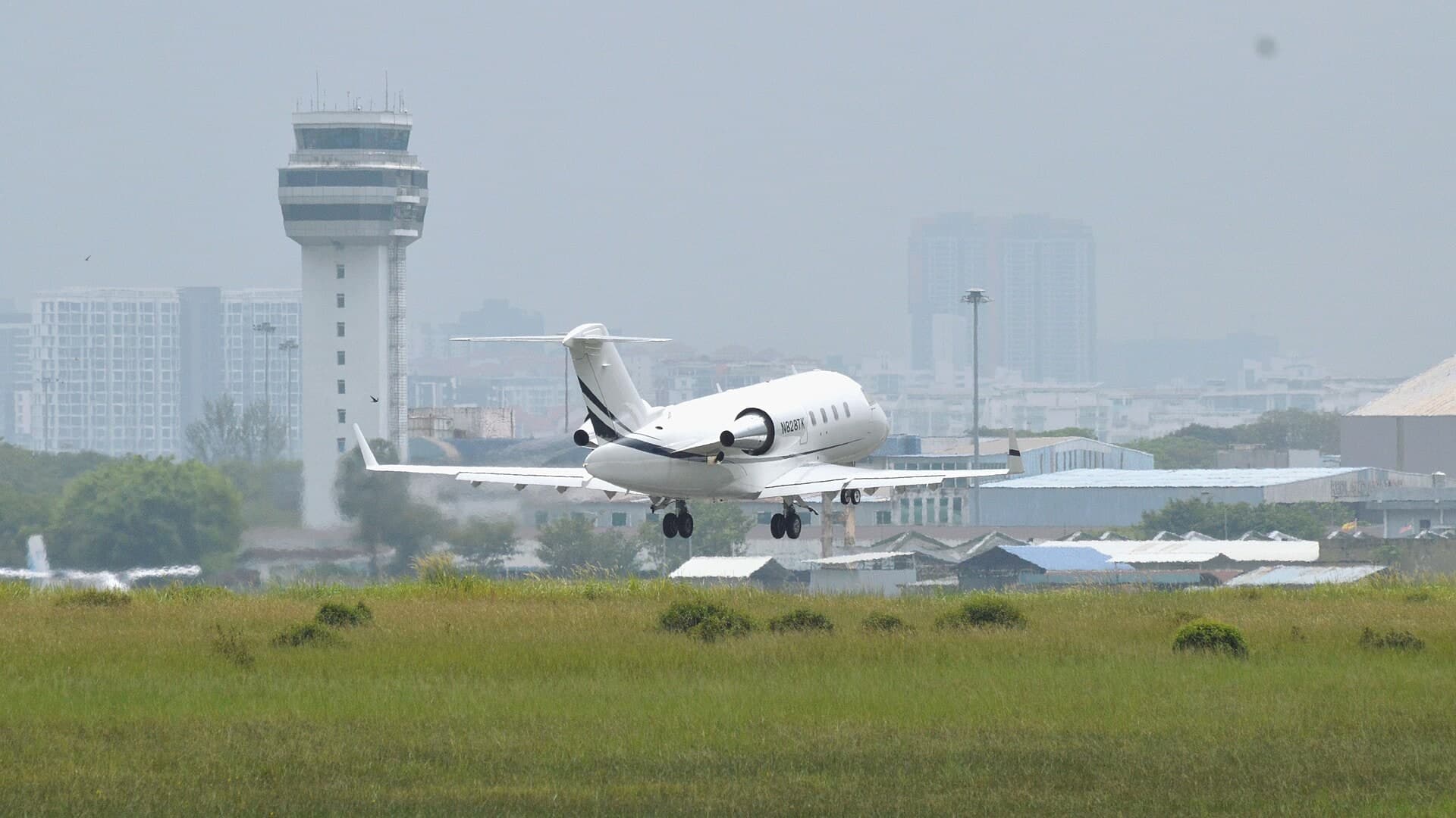 N828TK — Bombardier