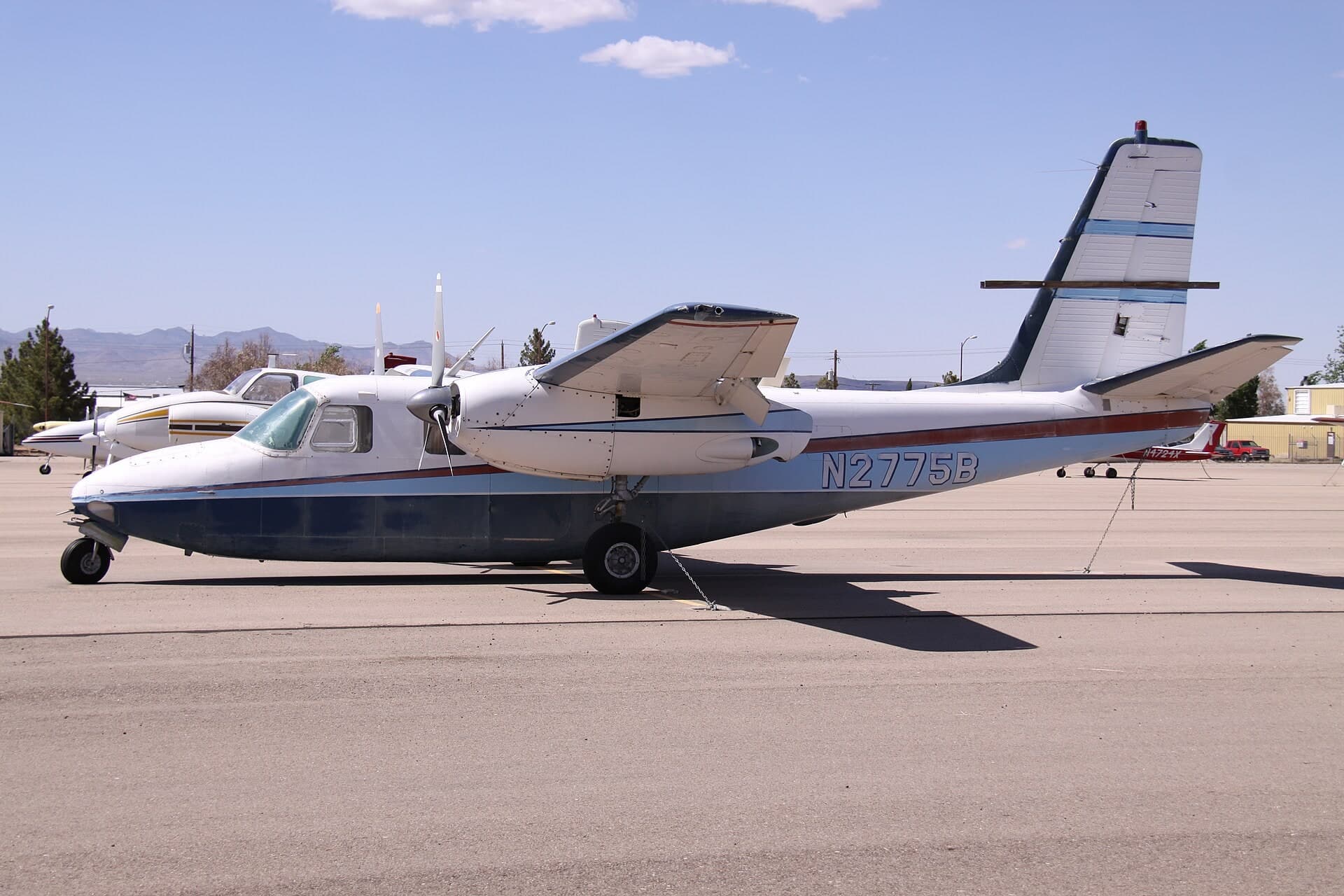 N2775B — Twin-engine aircraft