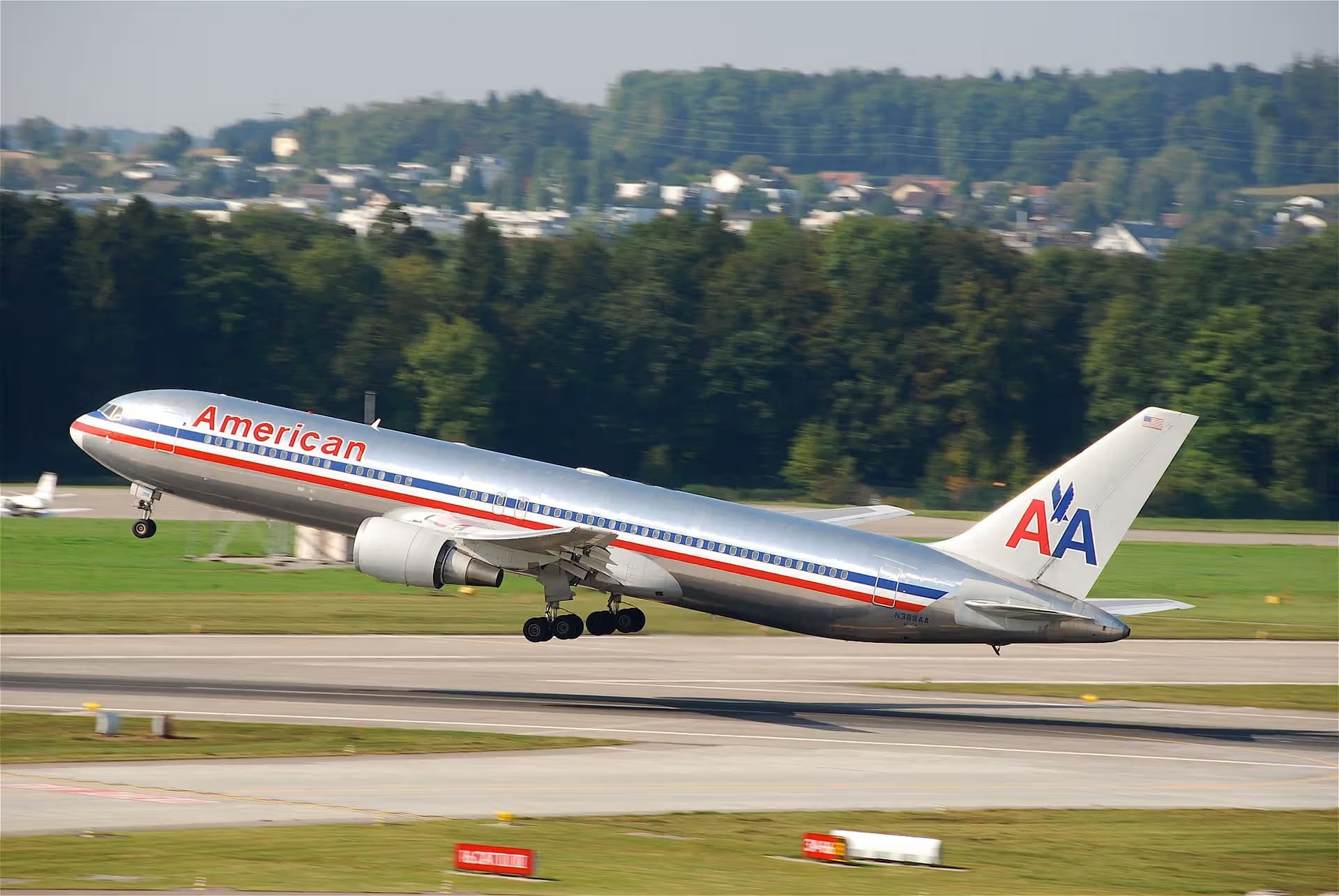 N388AA — Boeing