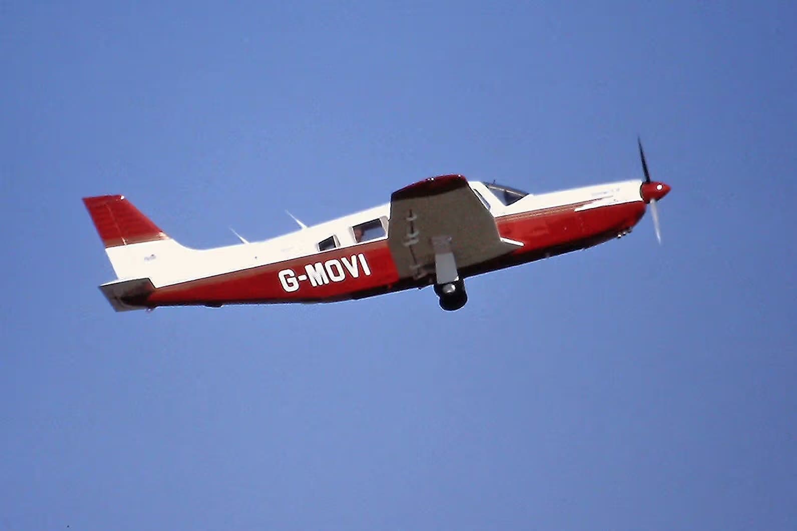 G-MOVI — Piper
