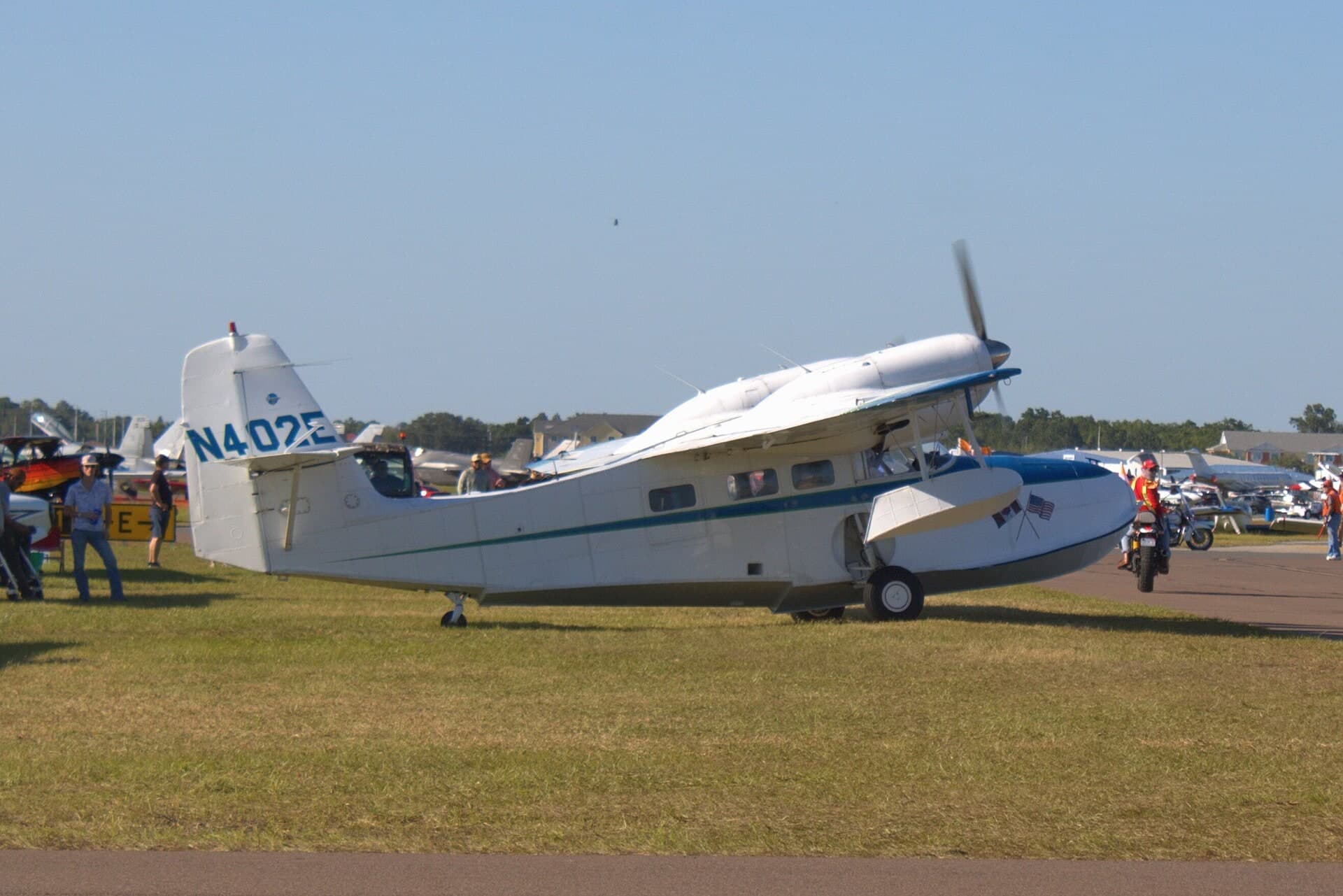 N402E — Aircraft