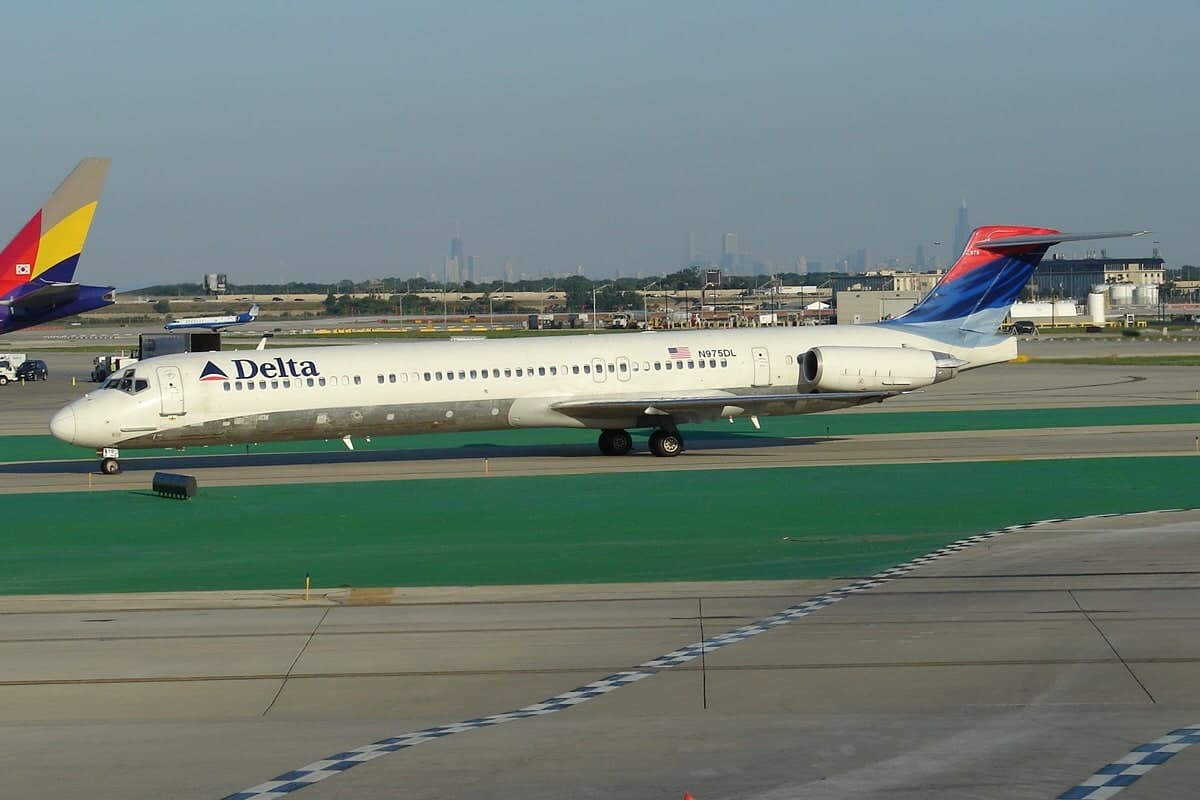 N975DL — Aircraft