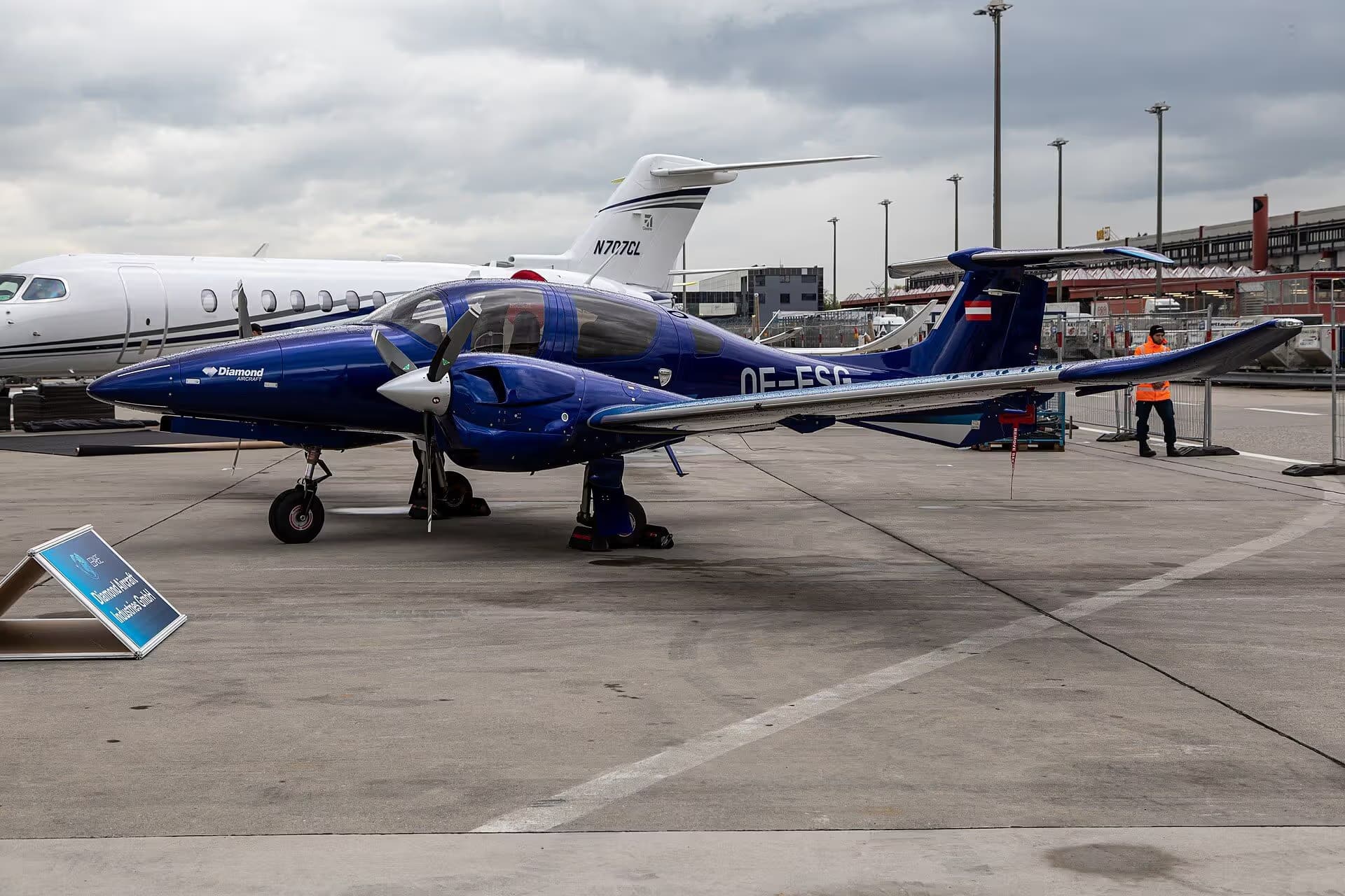 N707CL — Diamond